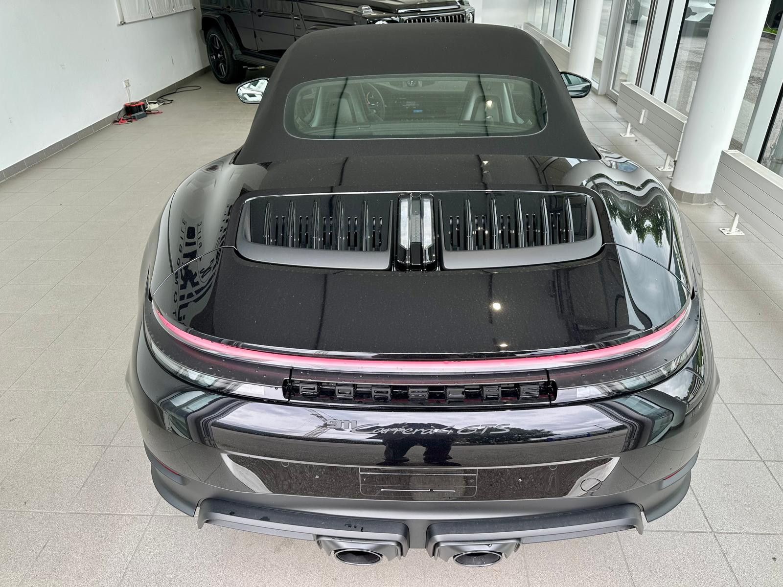 Porsche 911 Carrera 4 GTS Cabriolet