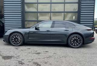 Porsche Panamera 4 E-Hybrid Exclusive Design