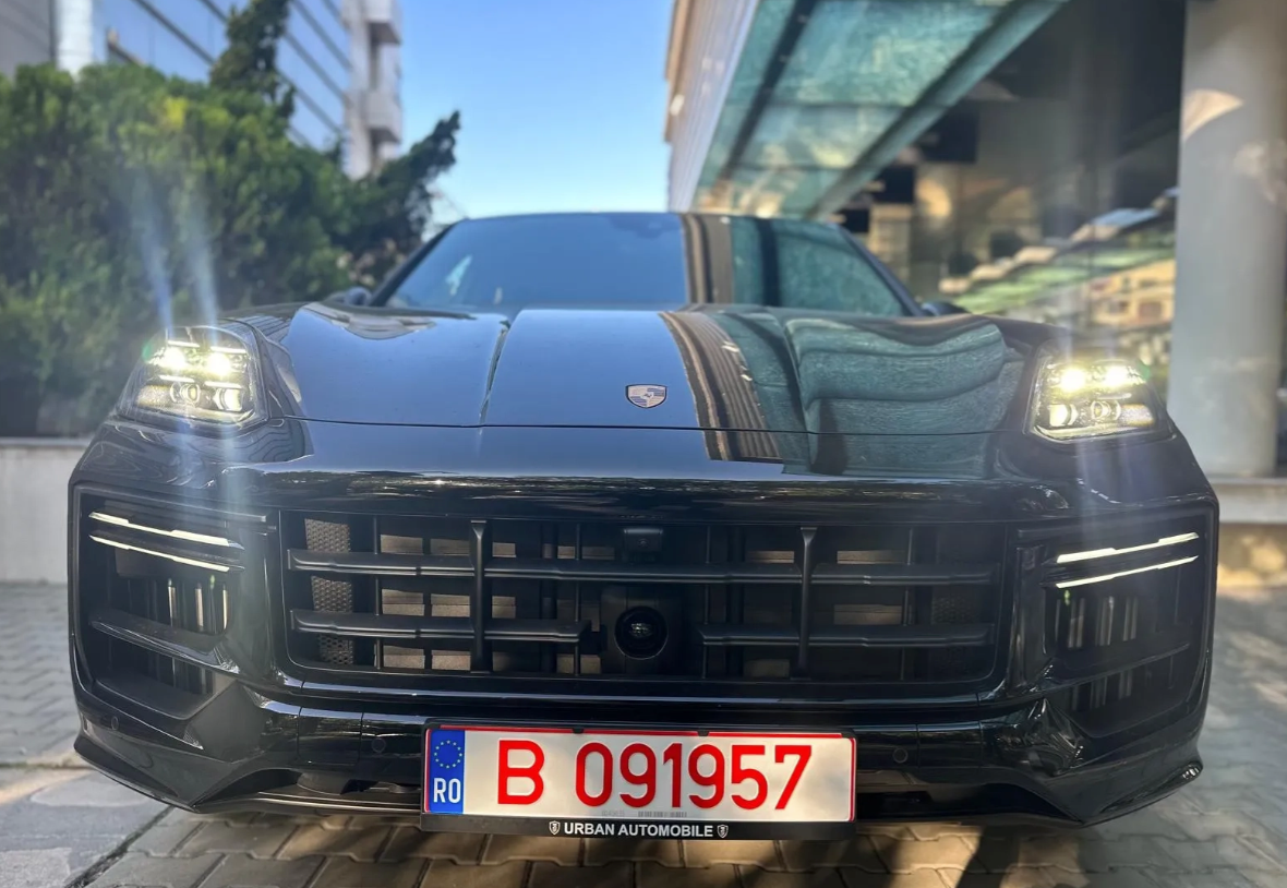 Porsche Cayenne Turbo E-Hybrid Coupe GT 3