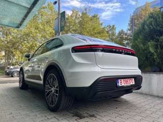 Porsche Macan 4