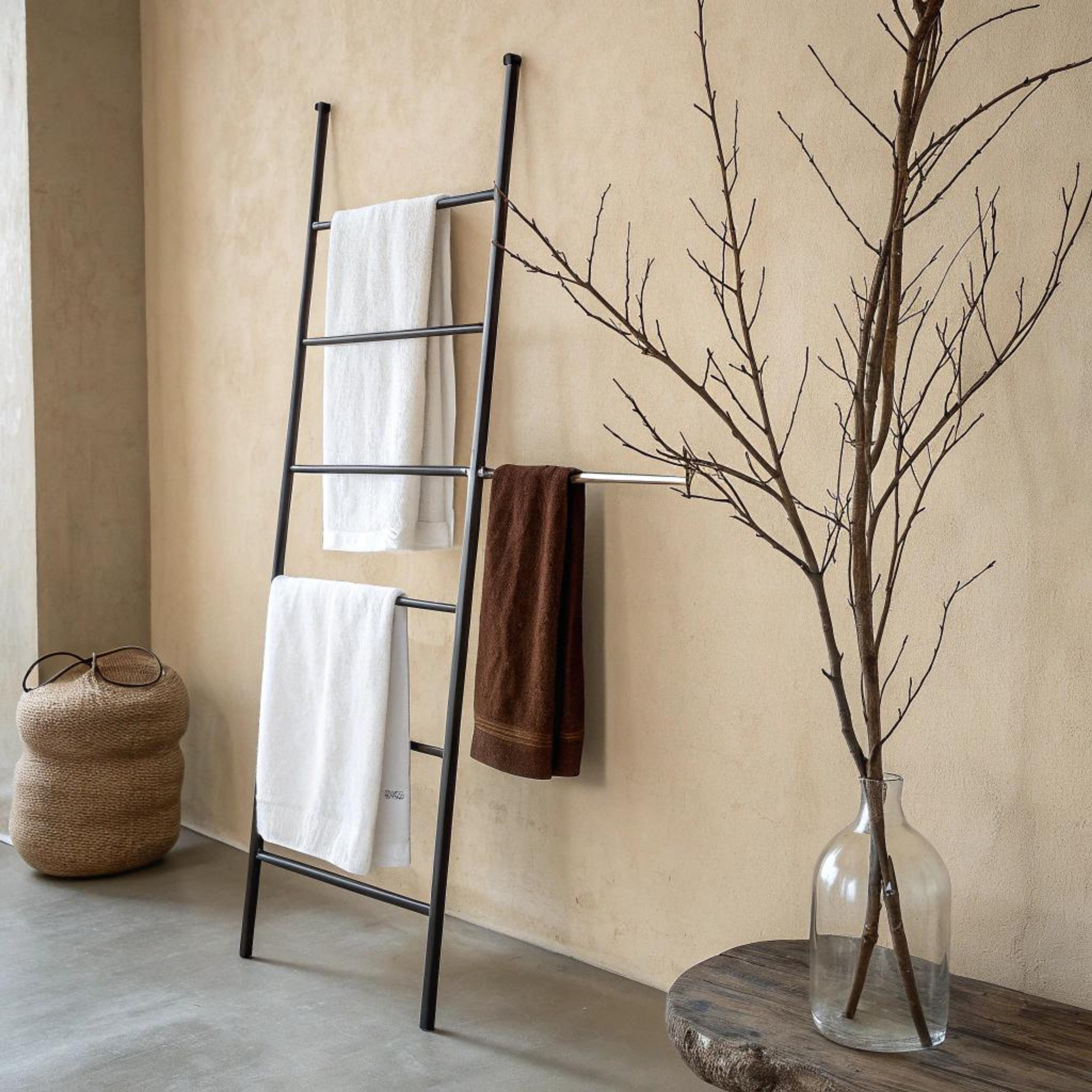 Strakke ladder met warme accenten