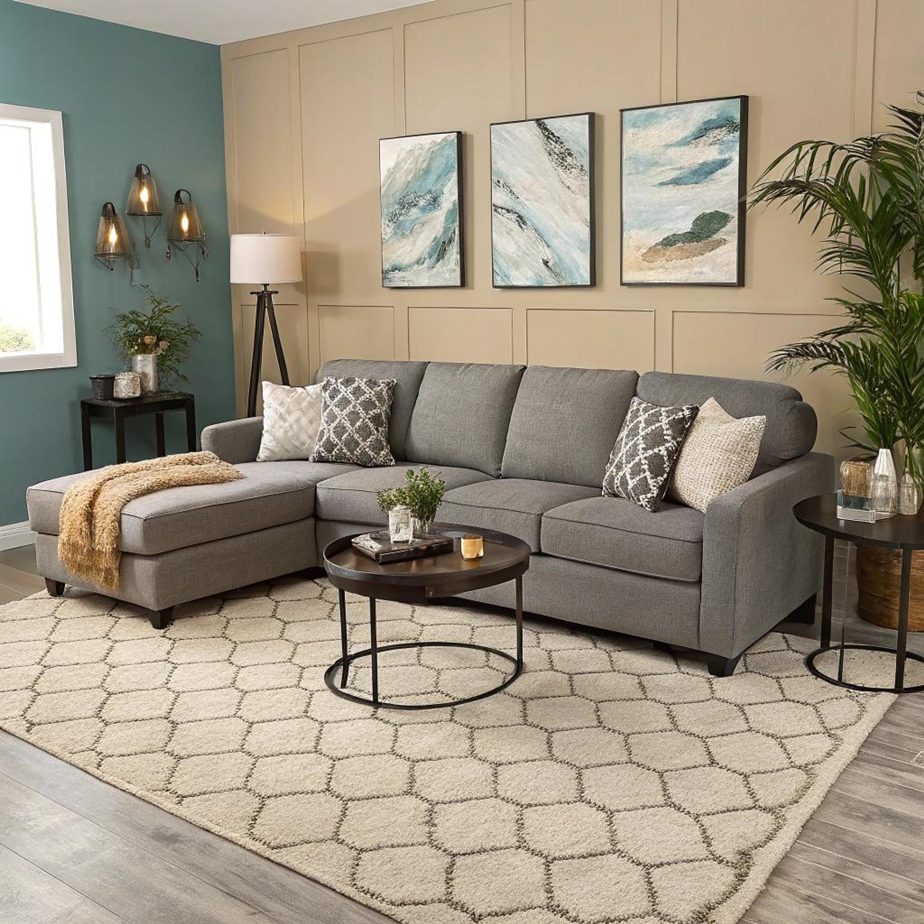 Beige muur met blauwe basis
