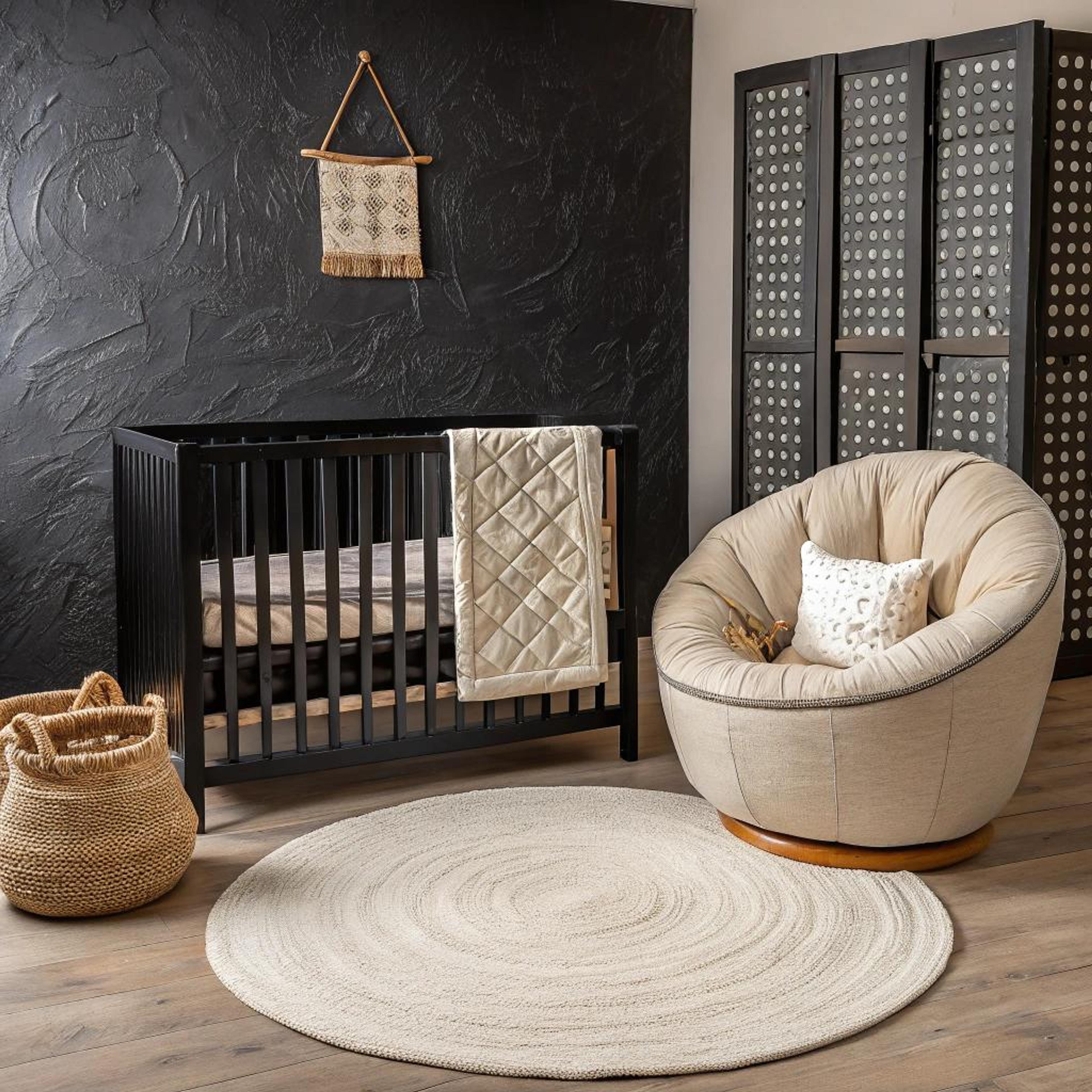 Zwart statement met sierlijsten