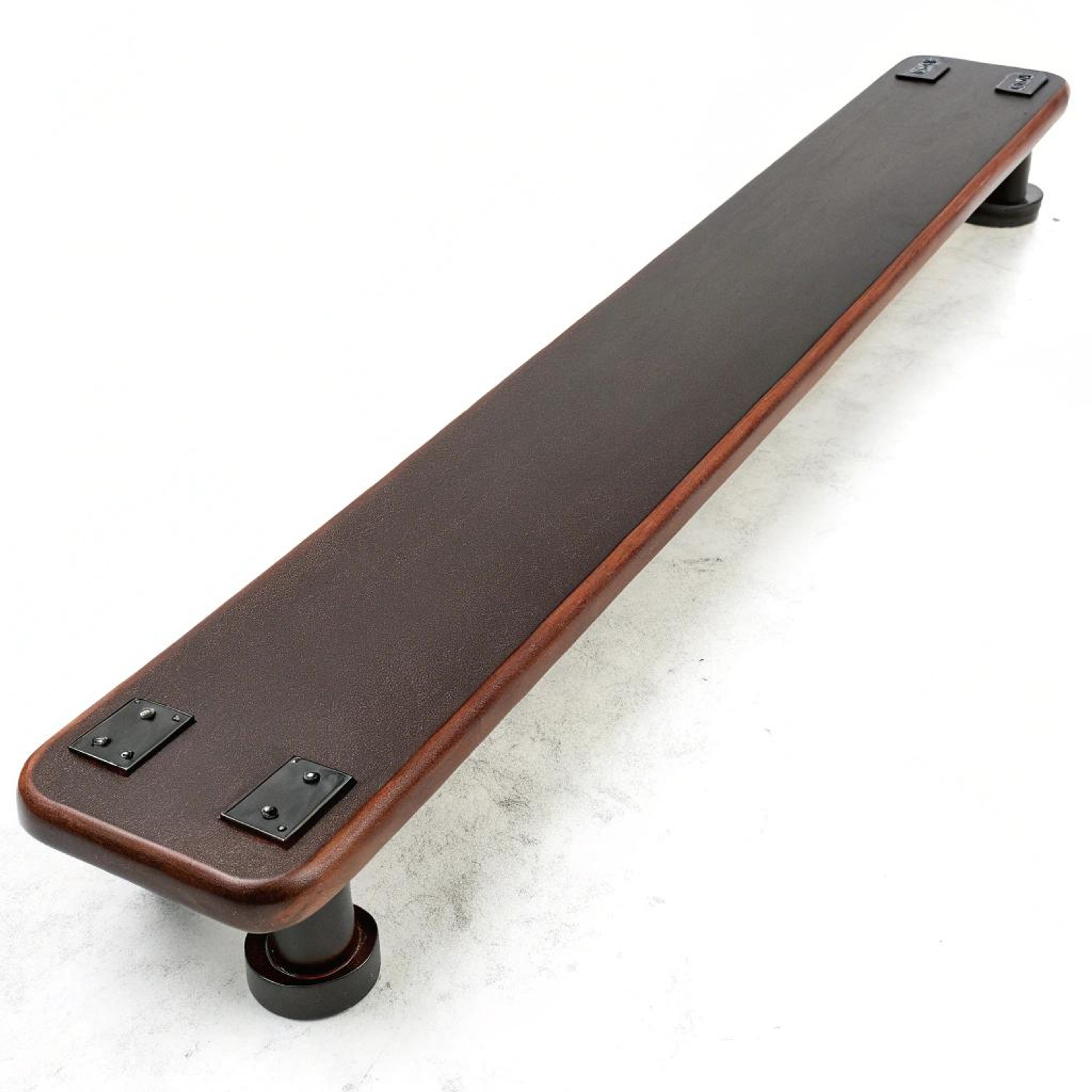 Skateboard als leunende spiegel