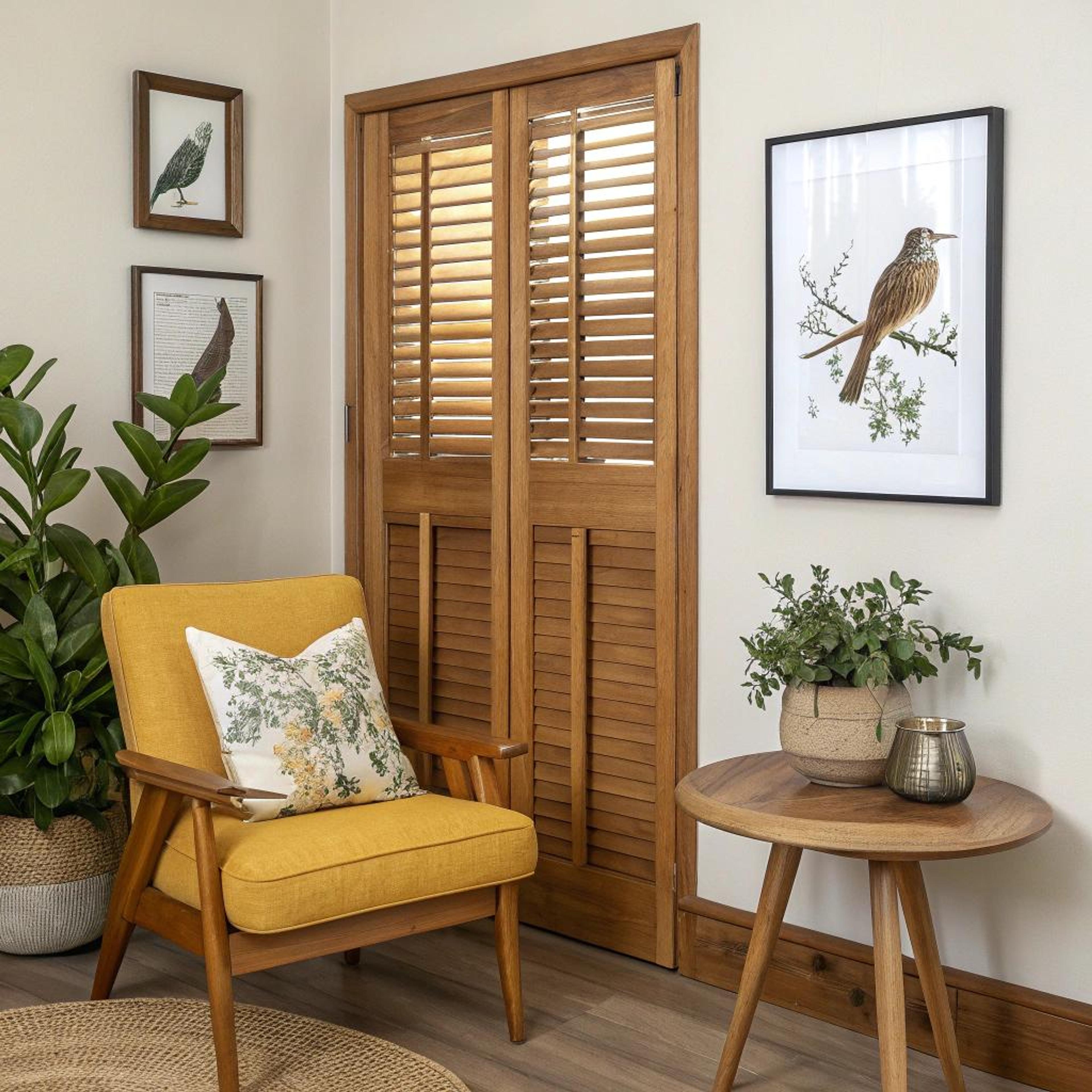 Houten shutters in retrohoek