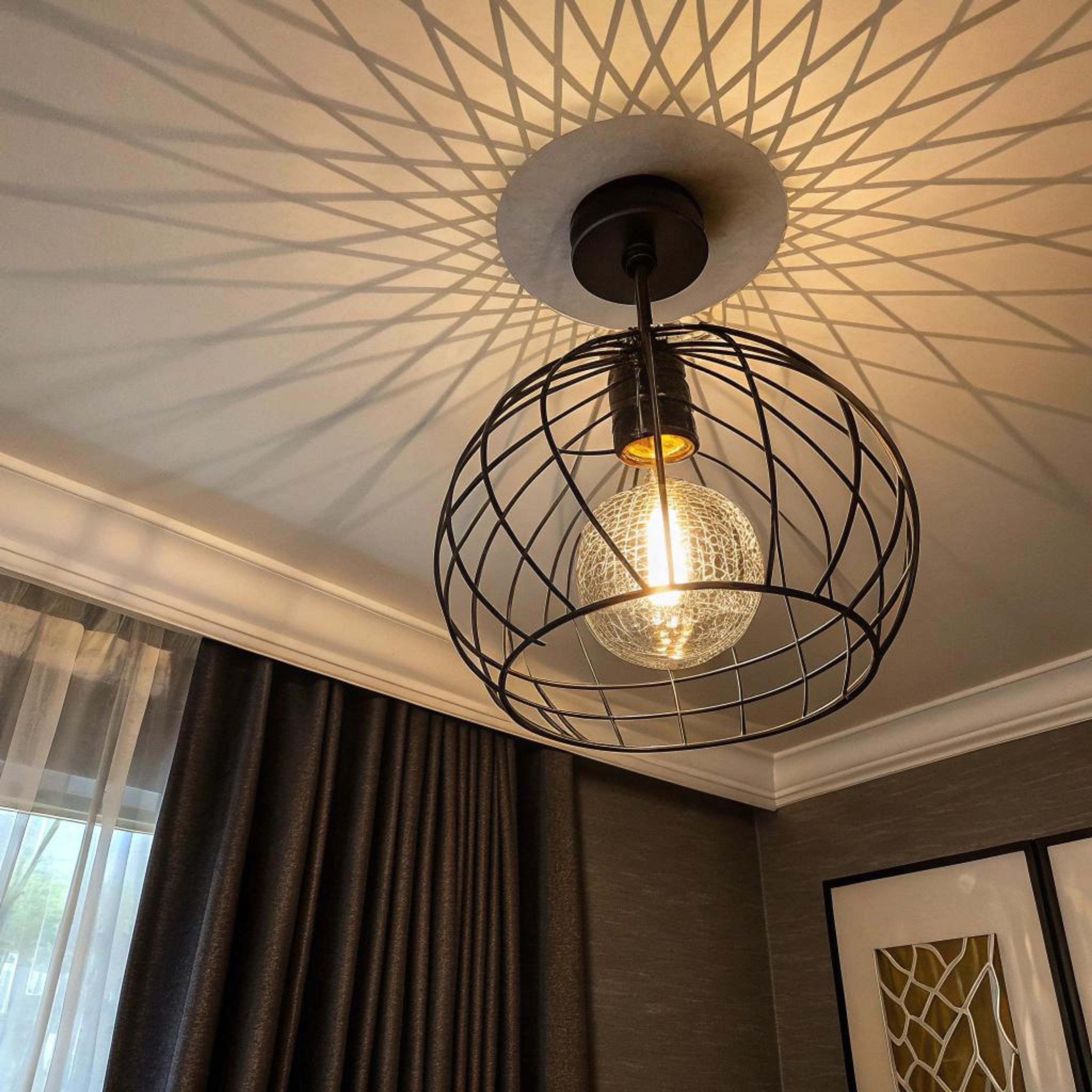 Geometrische plafondlamp voor sfeer