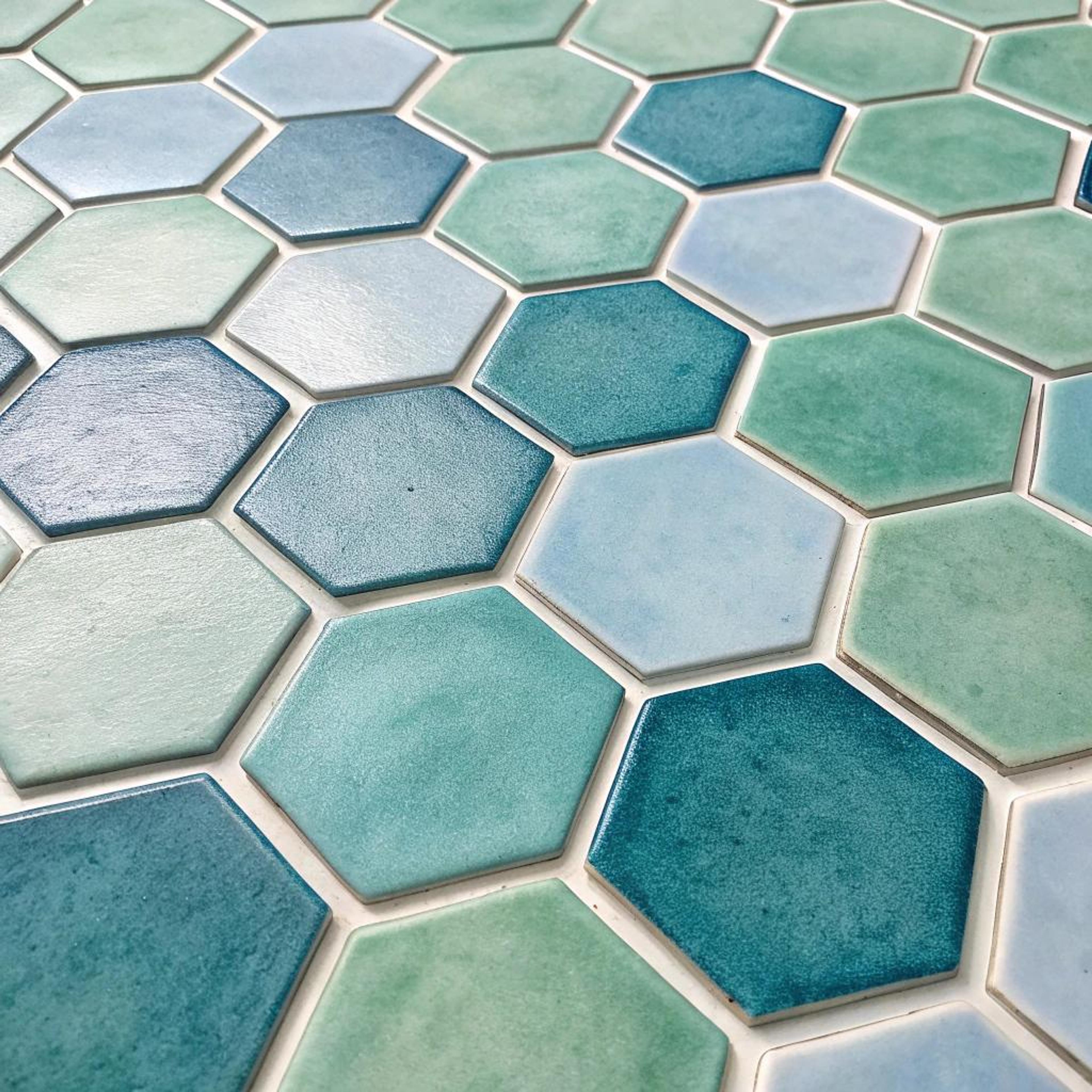 Zee van blauwe hexagons