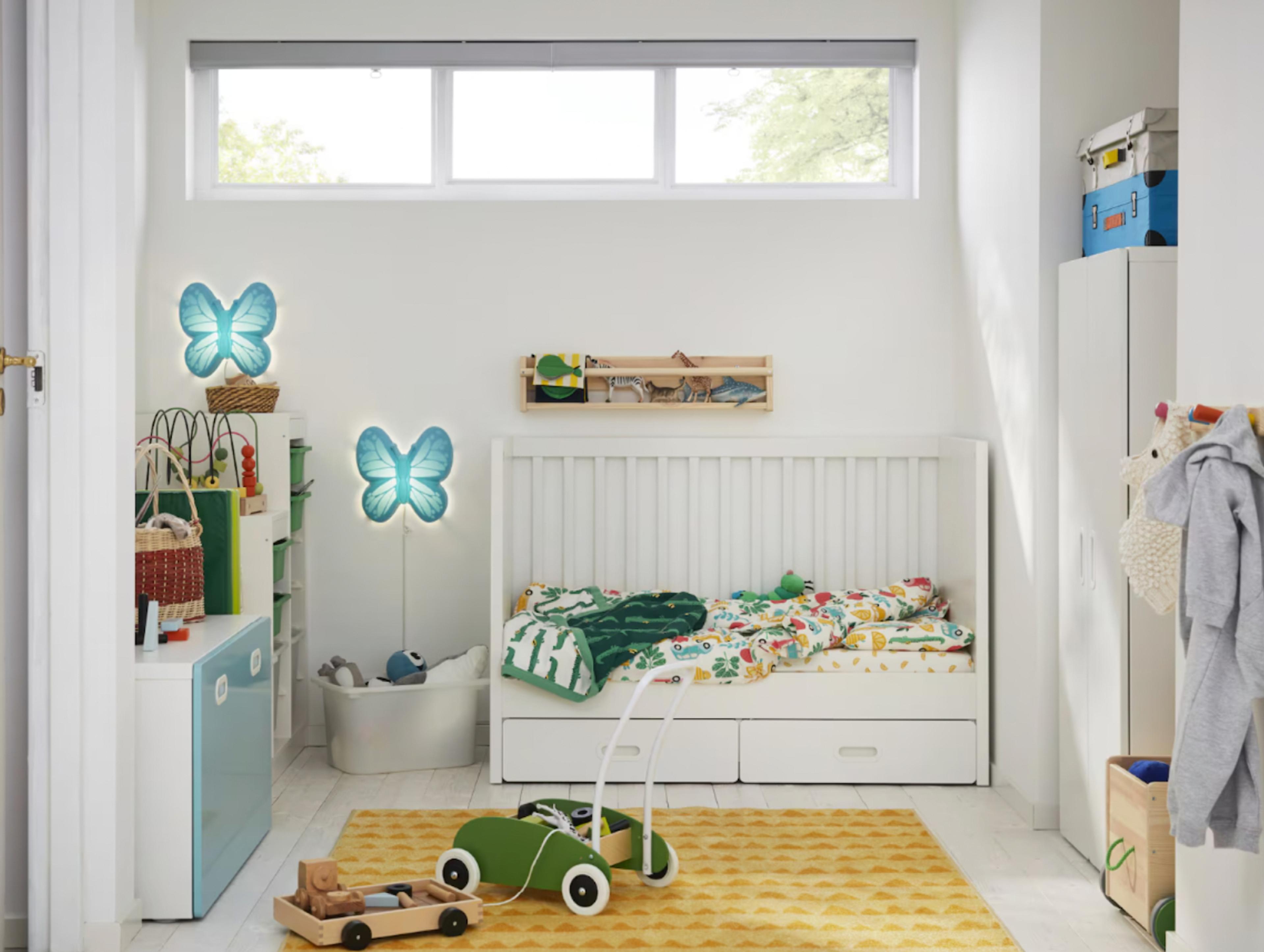 white-bedroom
