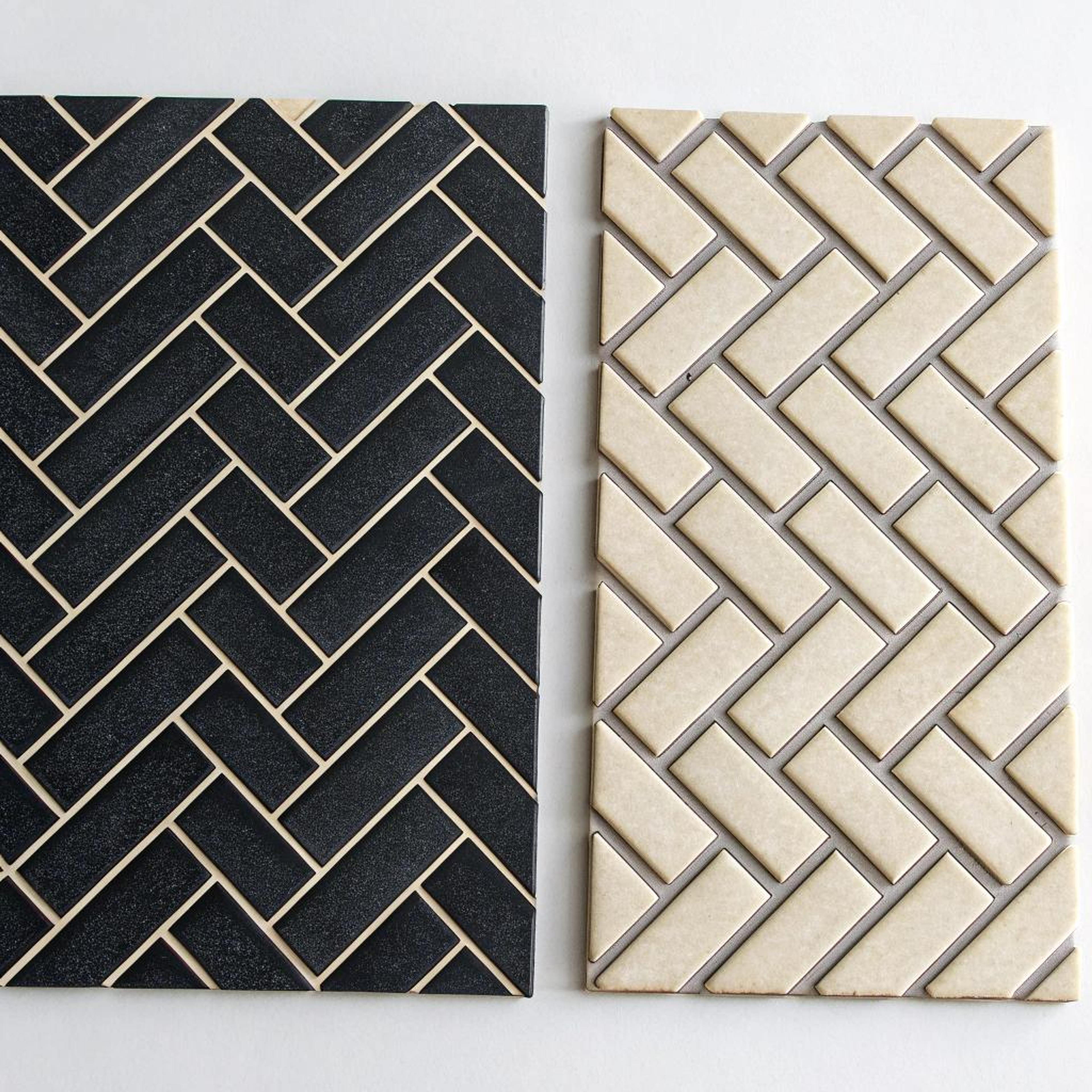 Contrasterende tegels in visgraat