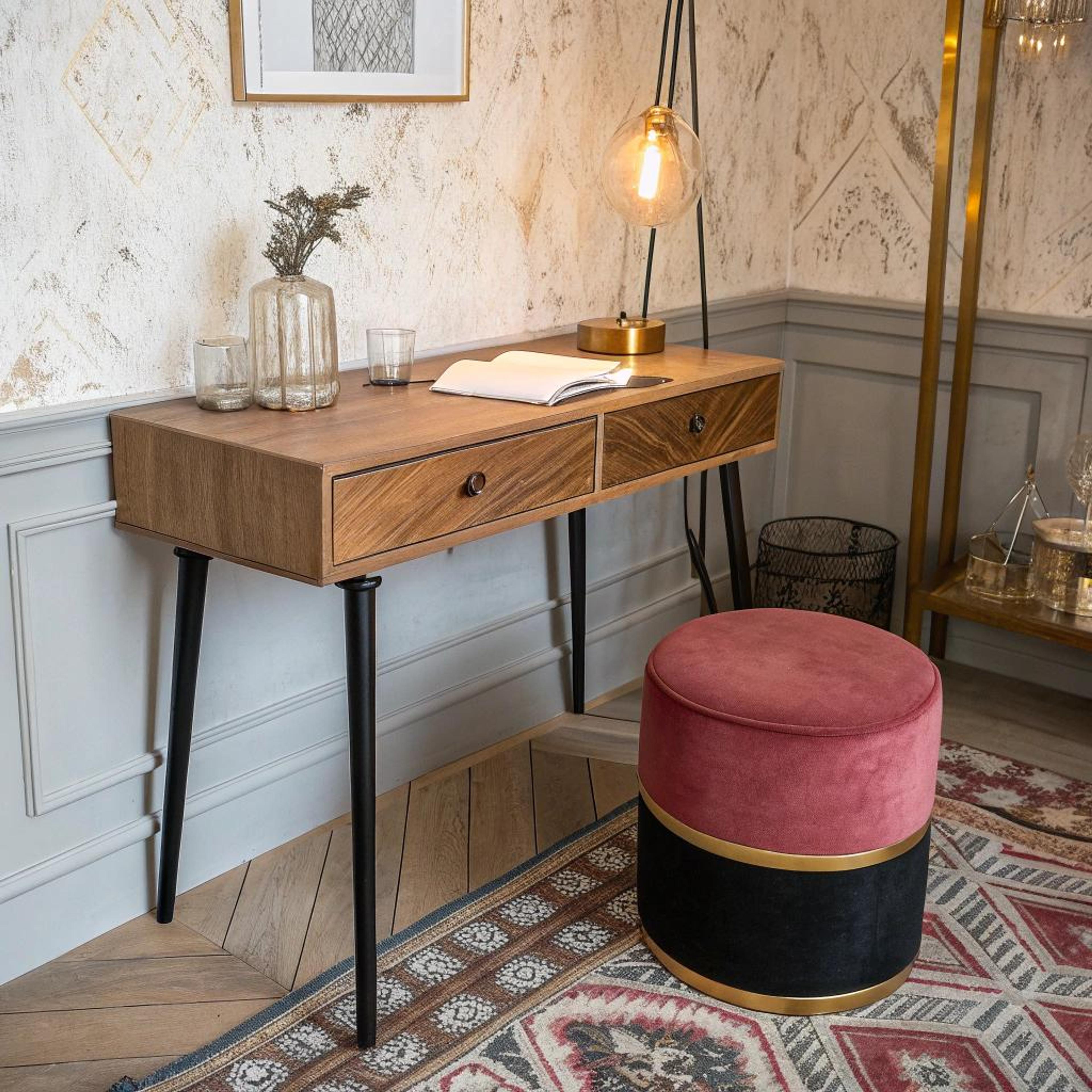 Vintage bureau als nachtkastje