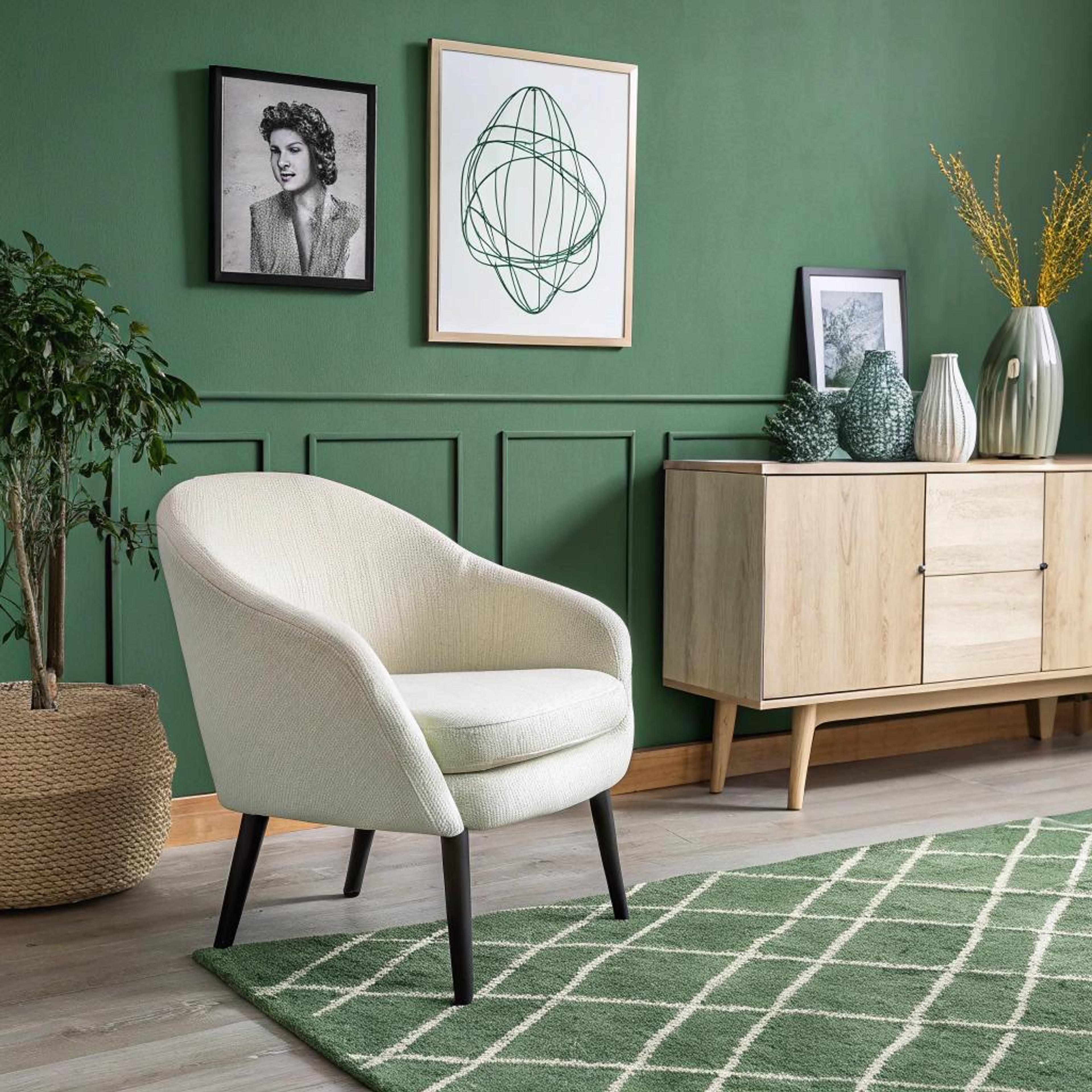 Groene muur met stijlvol contrast