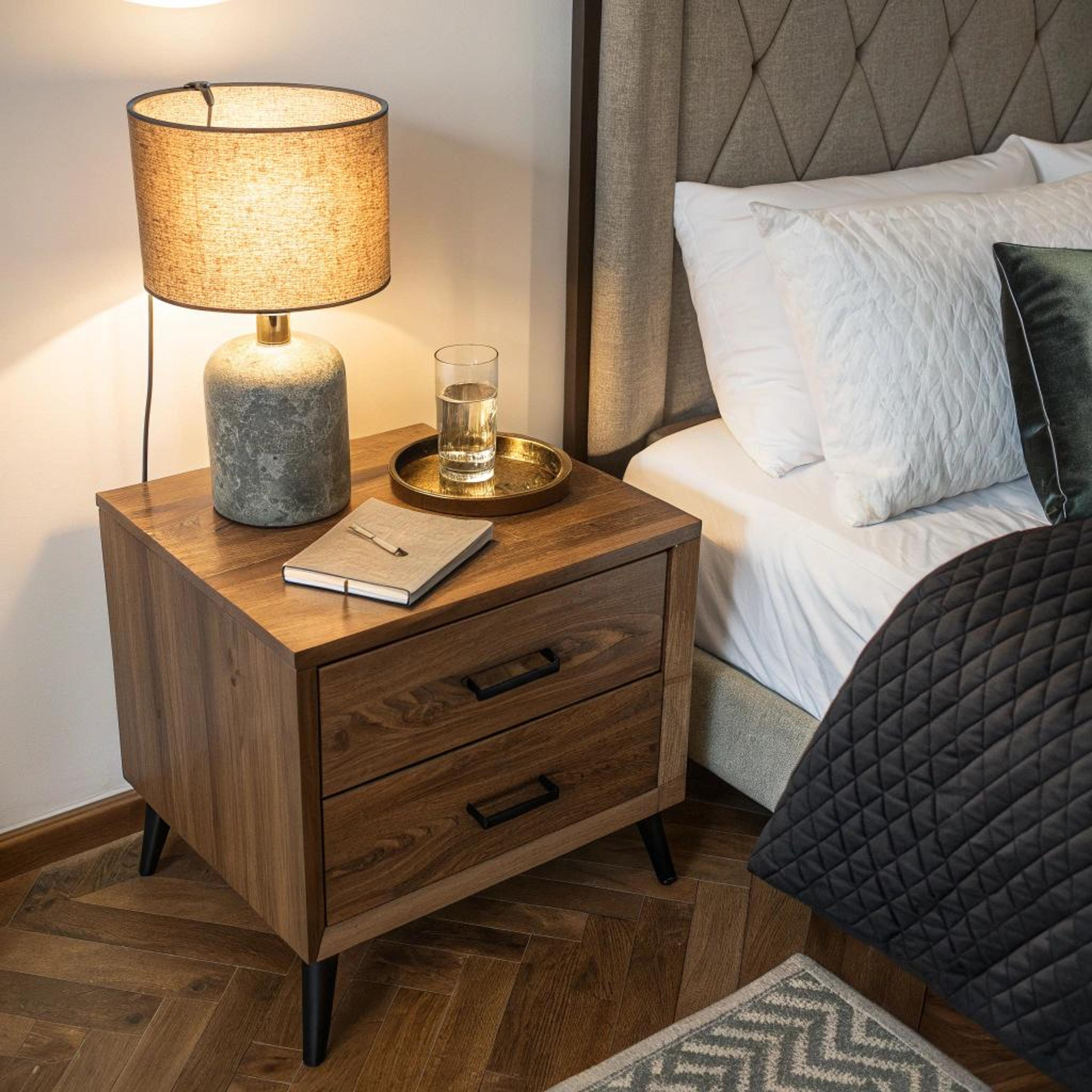 Houten kastje met lades