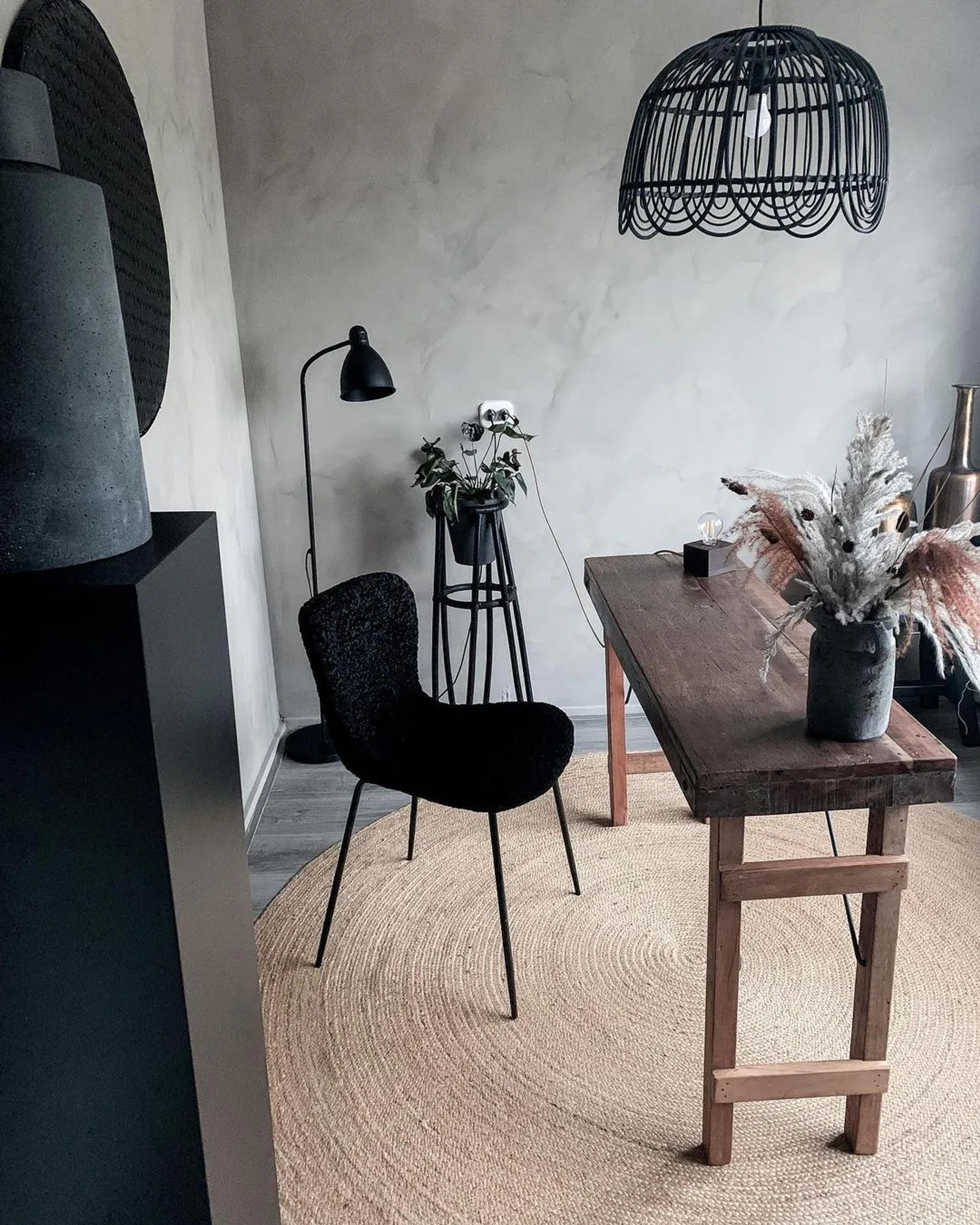zwarte-lamp-tafel