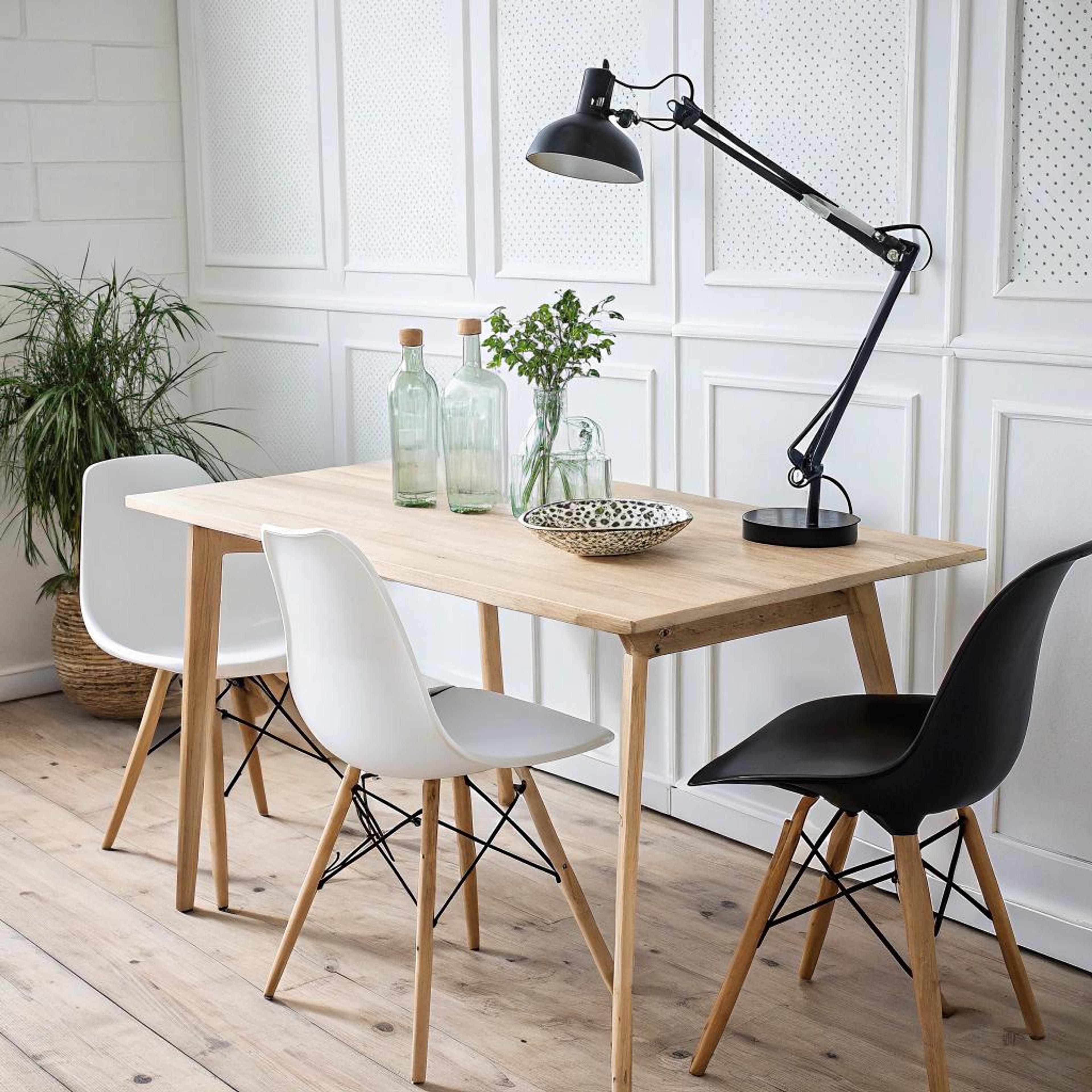 Licht hout en strakke lijnen