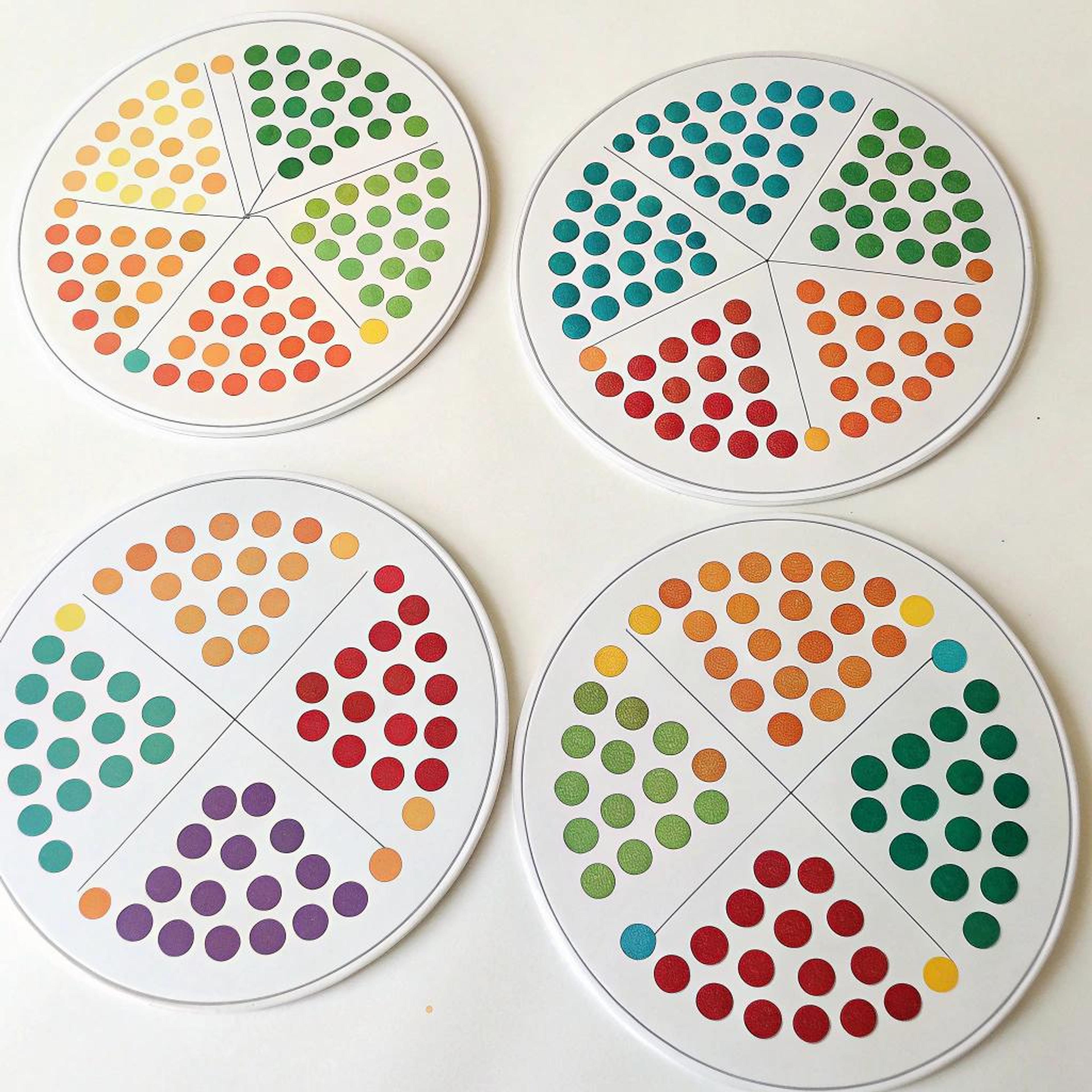 Speelse onderzetters met segmentkleuren