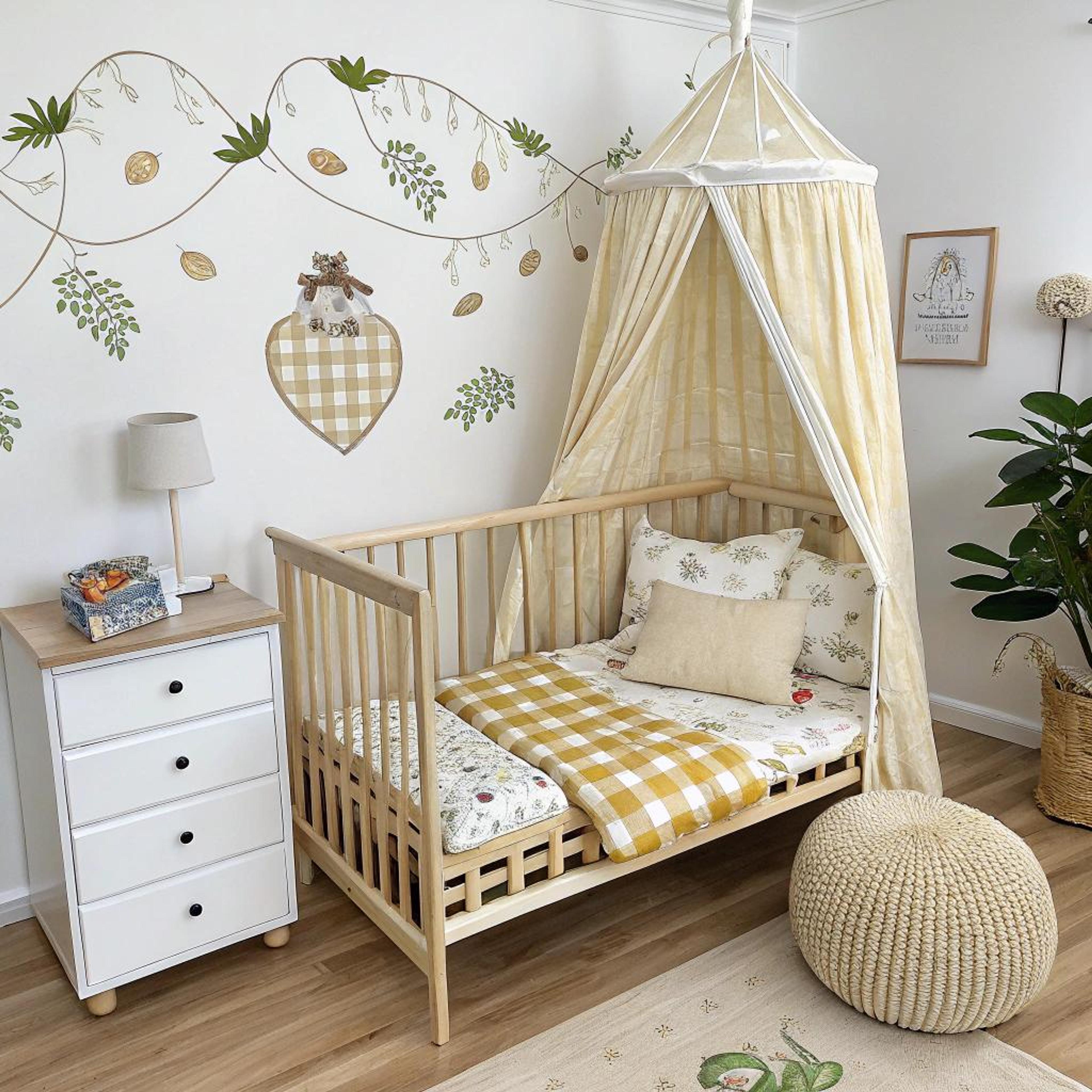 Florale patronen bij hemelbed