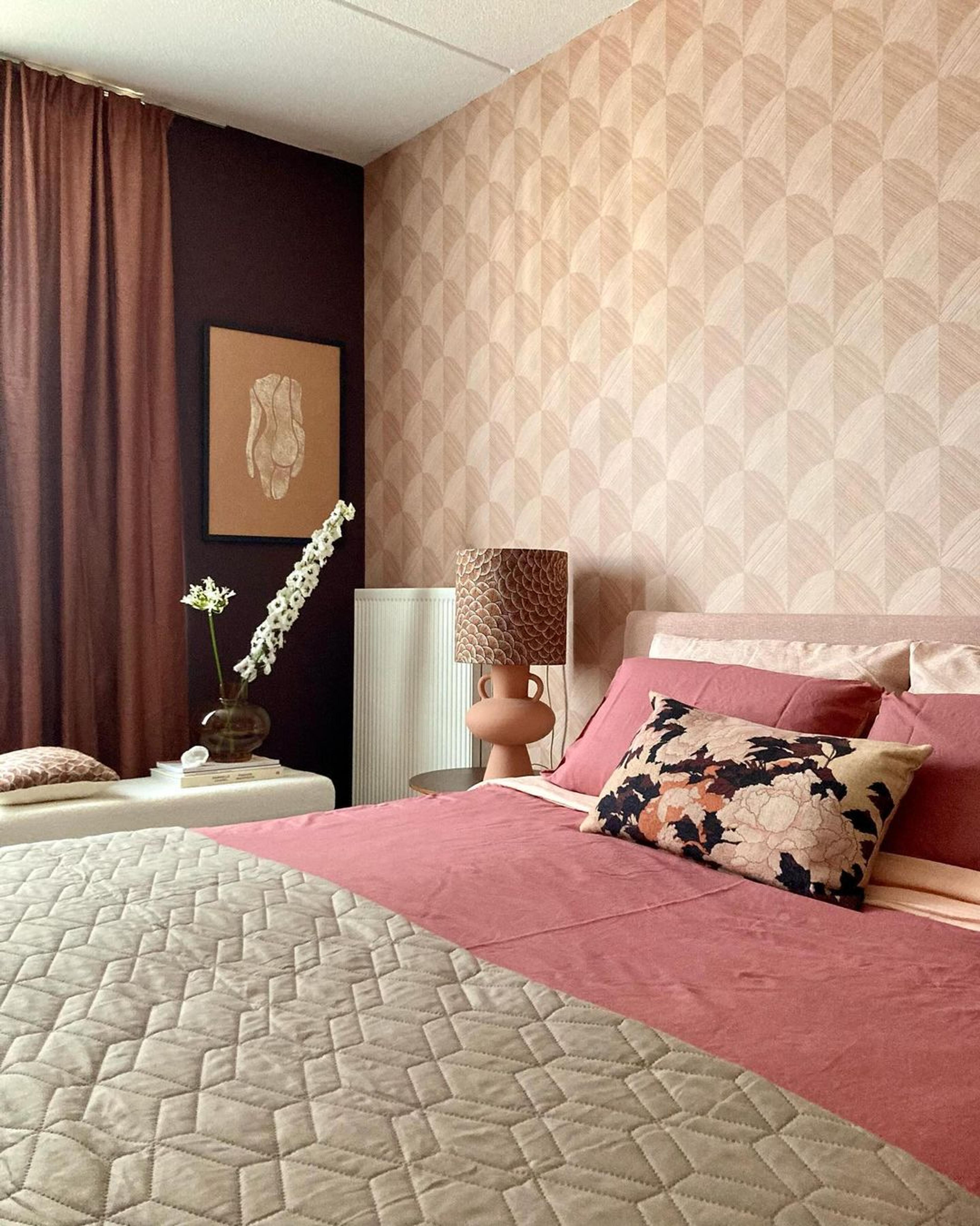 roze-behang-slaapkamer