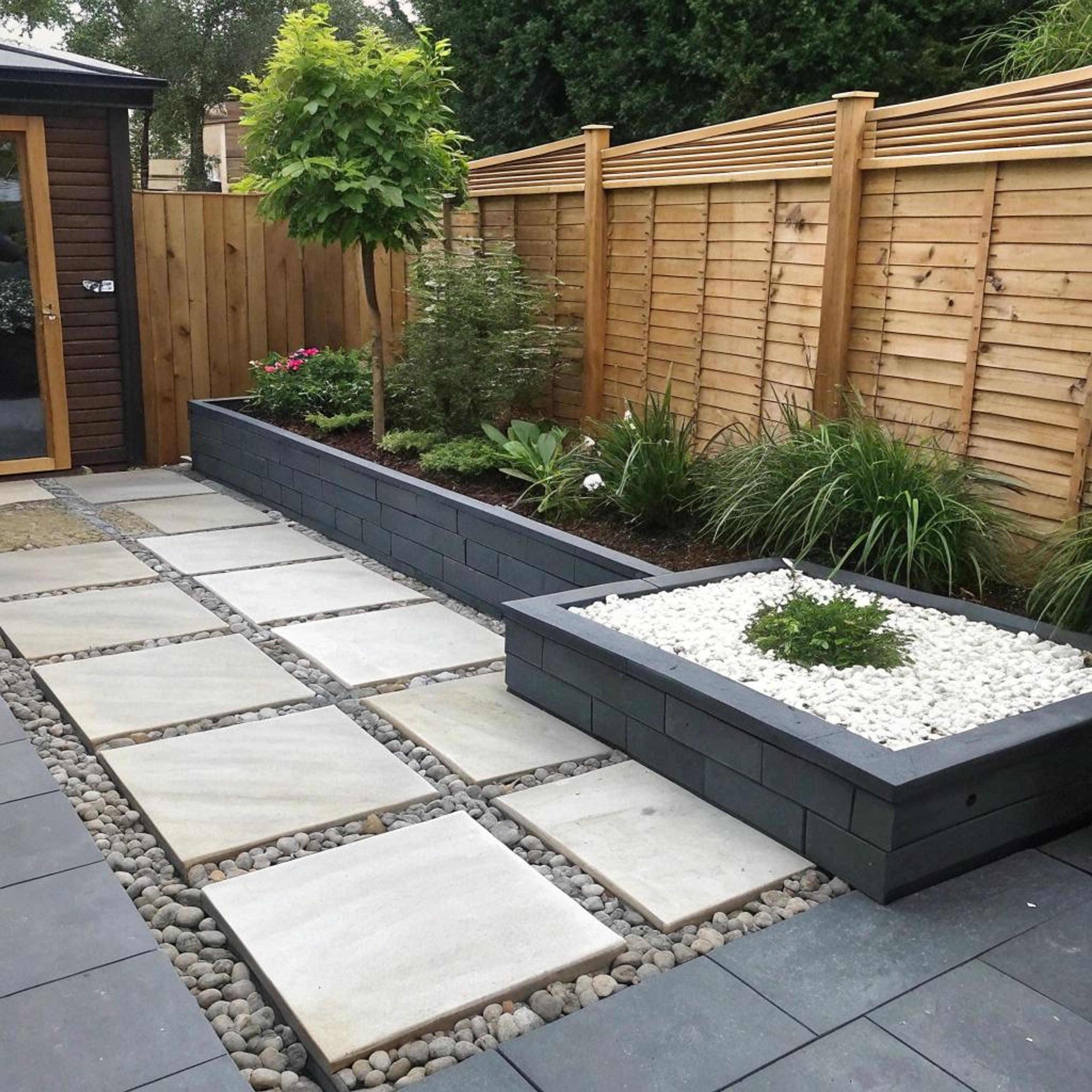 Strakke lijnen met witgrind