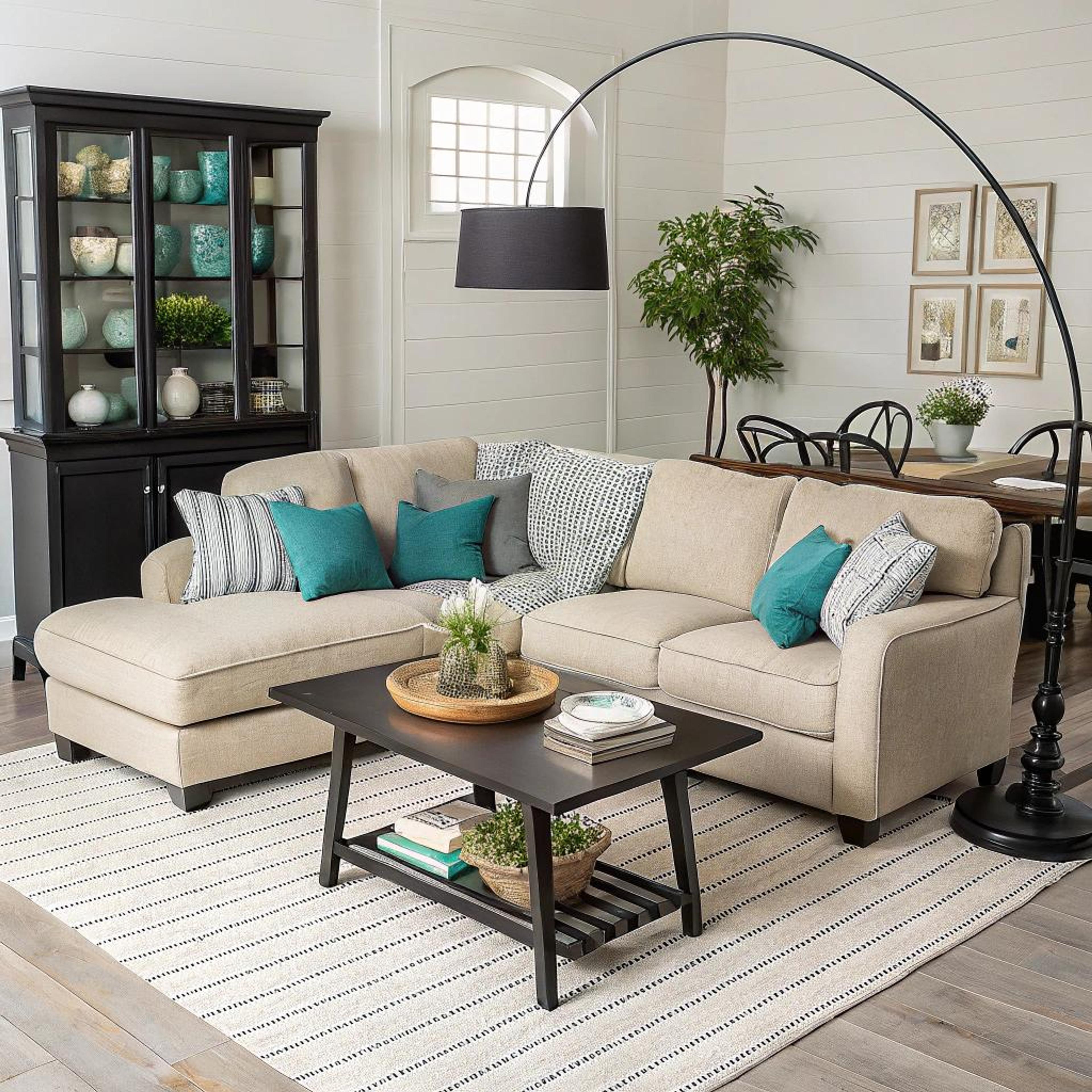 Ronde vormen in vitrinekast