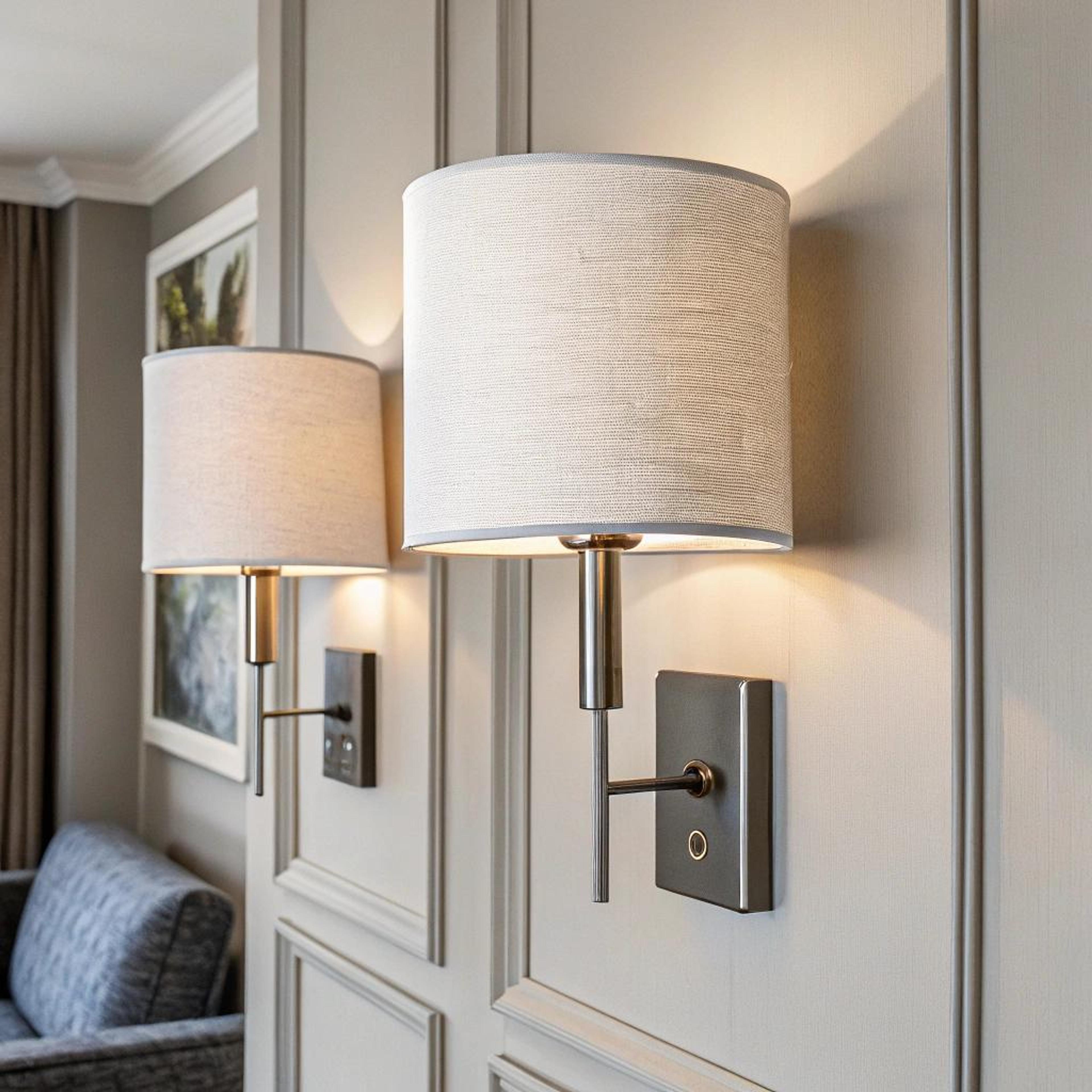 Elegant licht op paneelwand