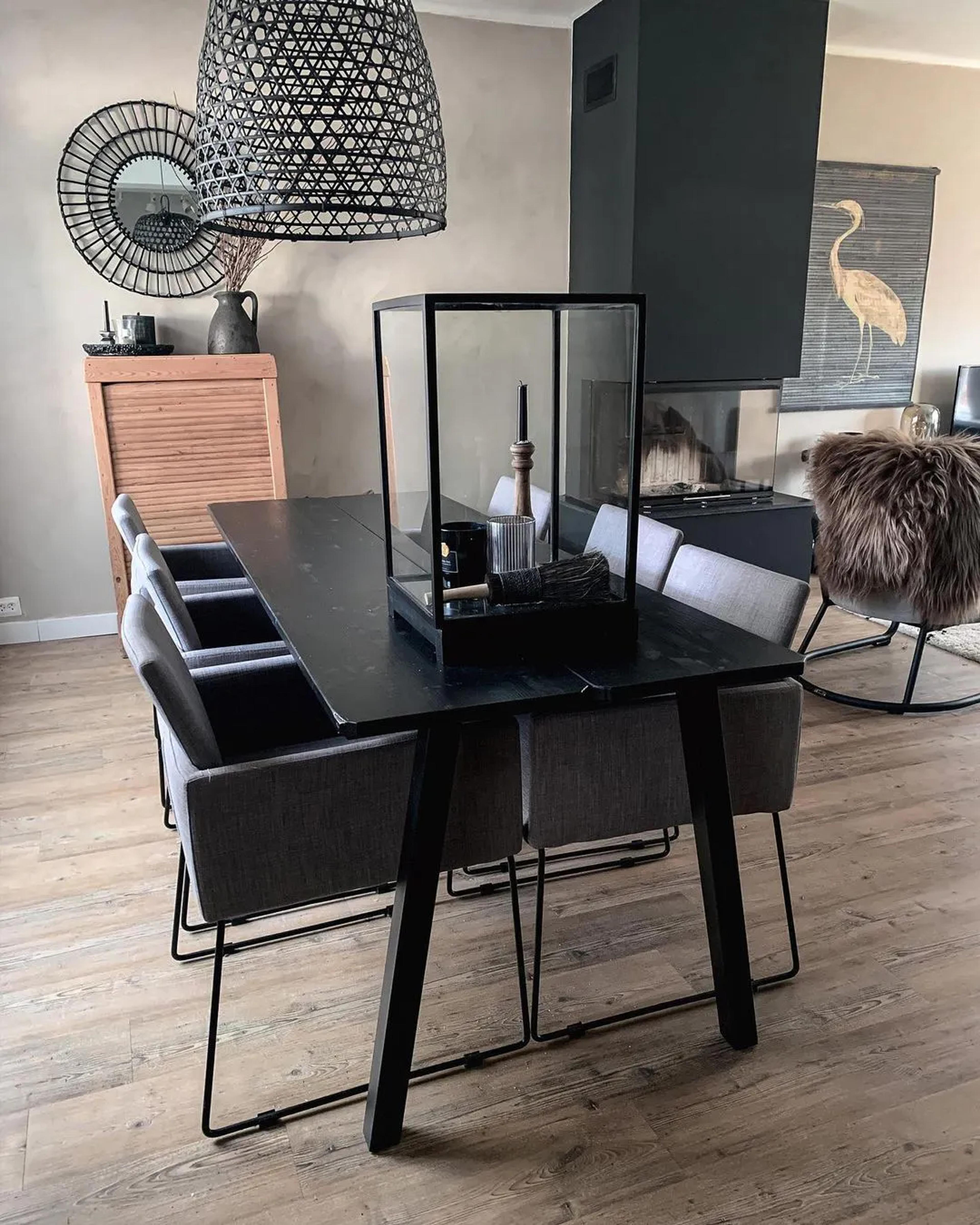 zwarte-lamp-eettafel