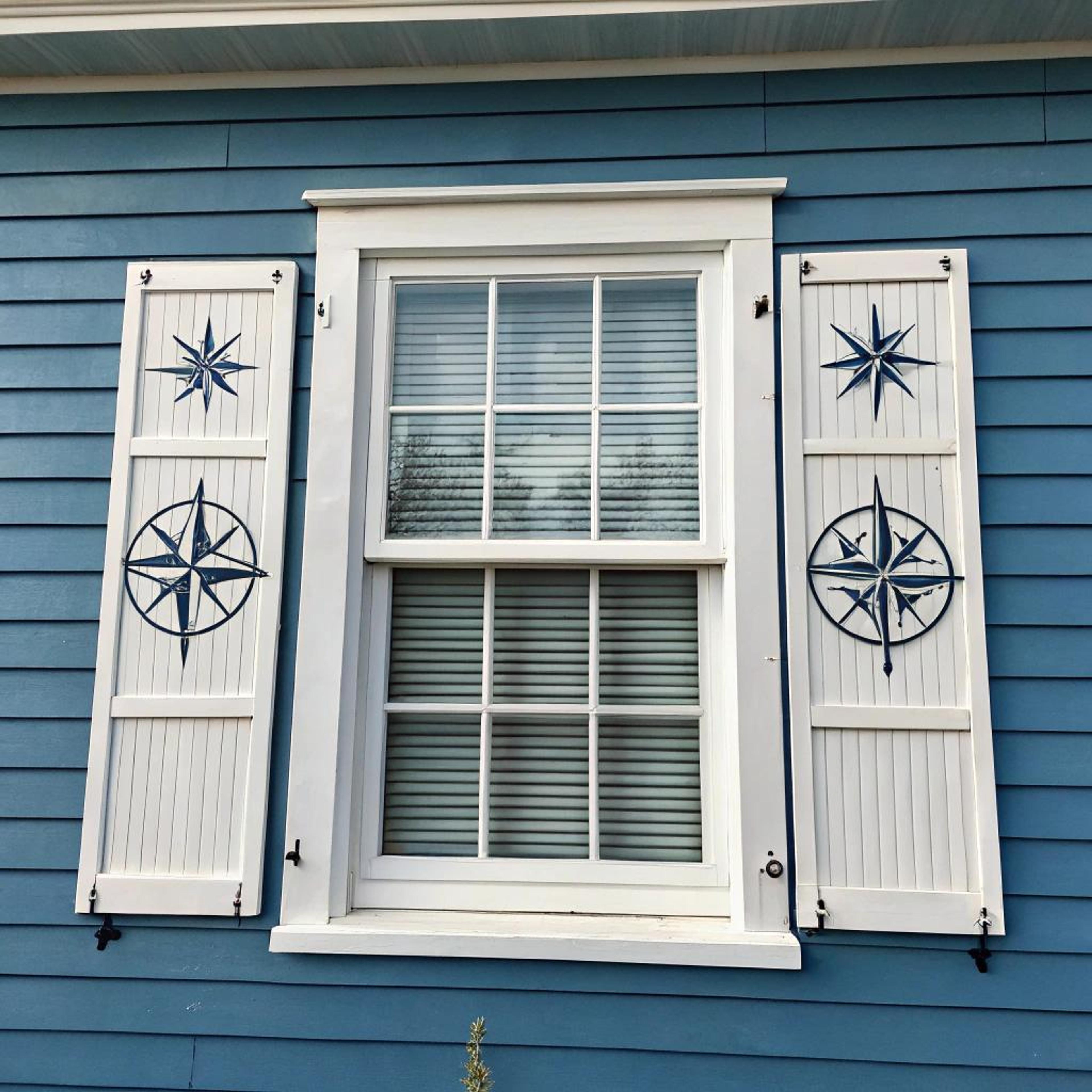 Maritiem effect door shutters