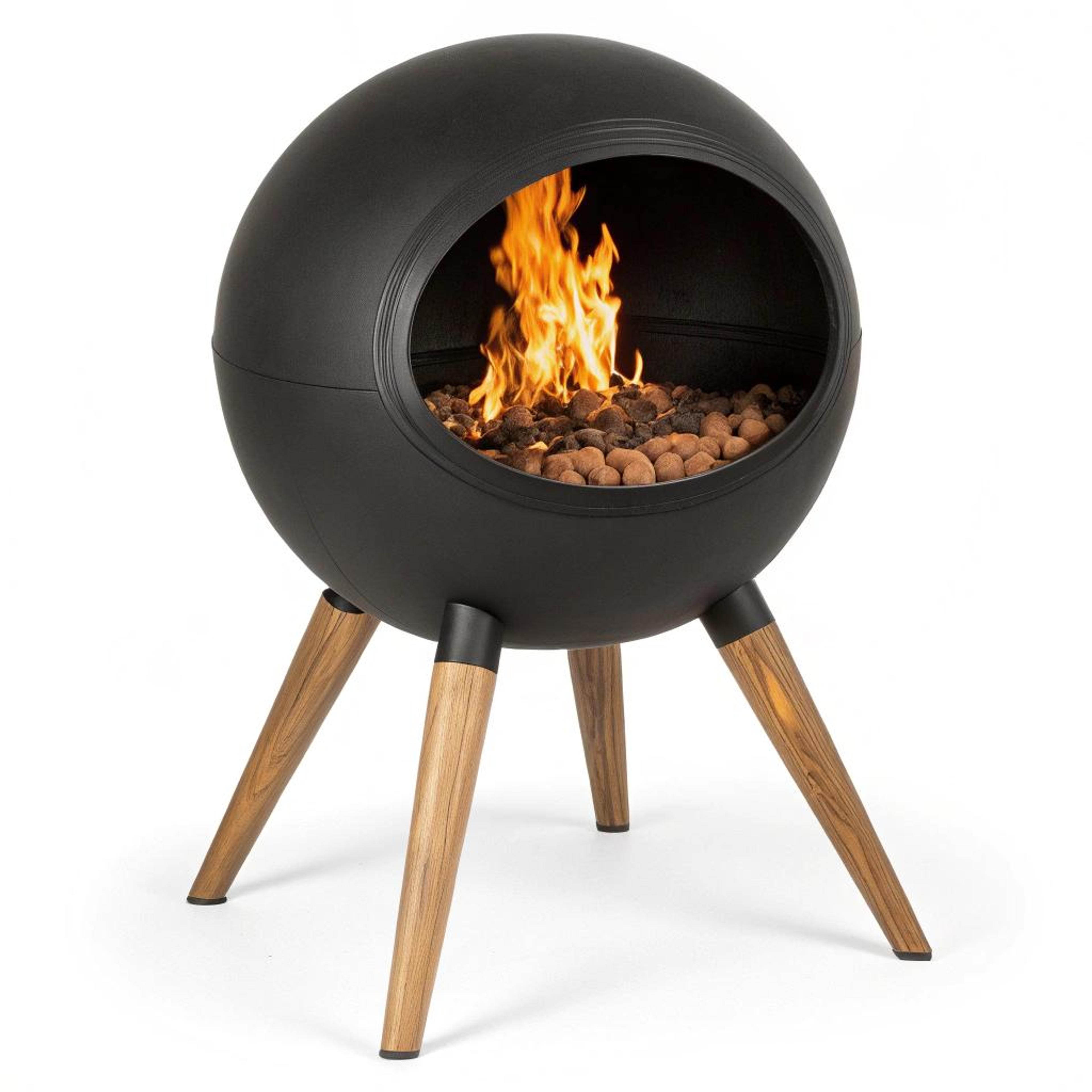 Zwevende haard met houten poten