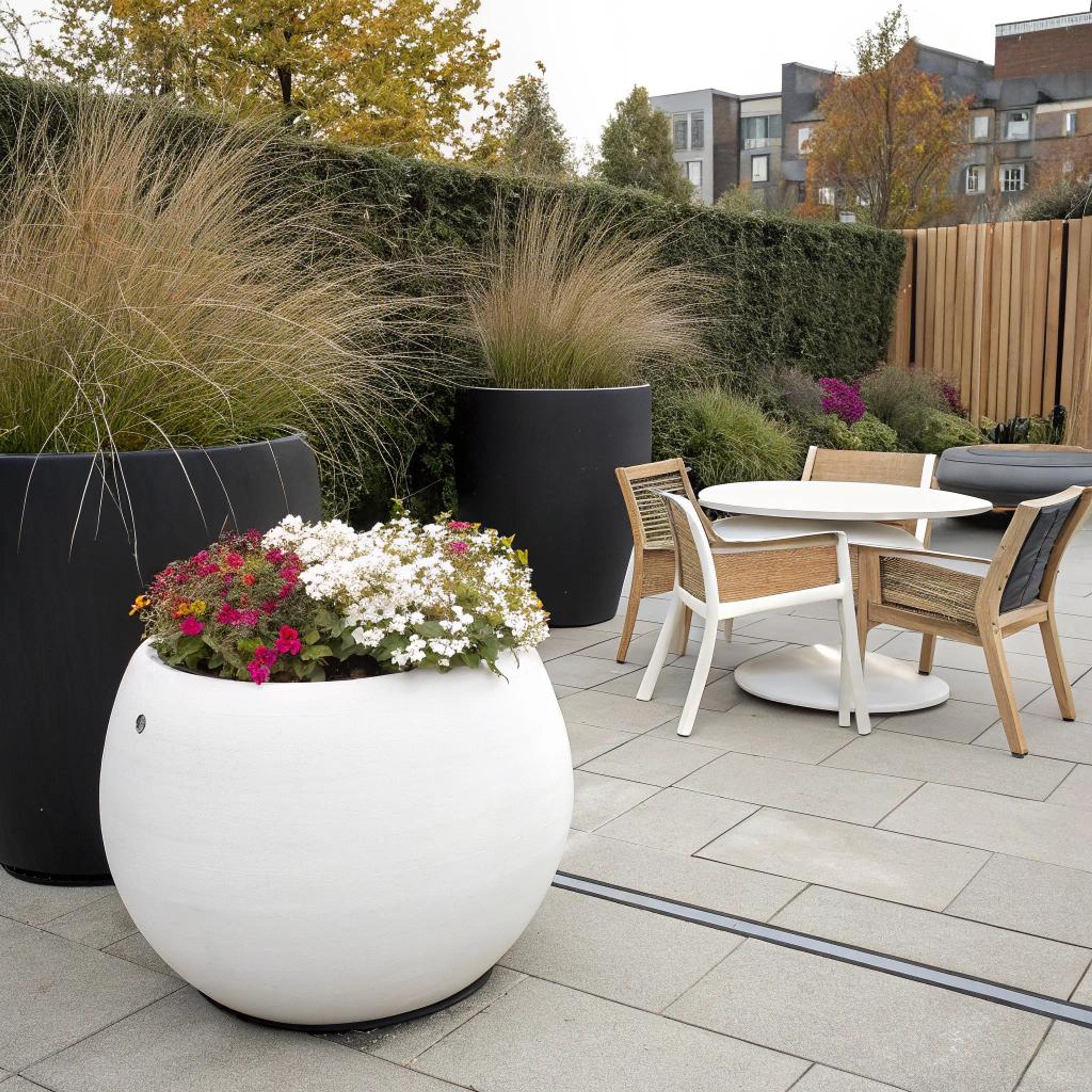 Grote plantenbakken als eyecatcher