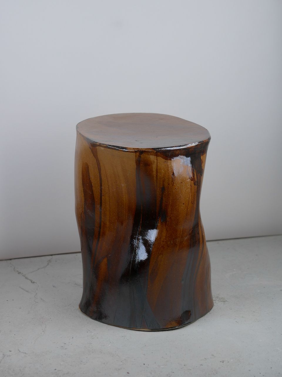 Ceramic stool or sidetable