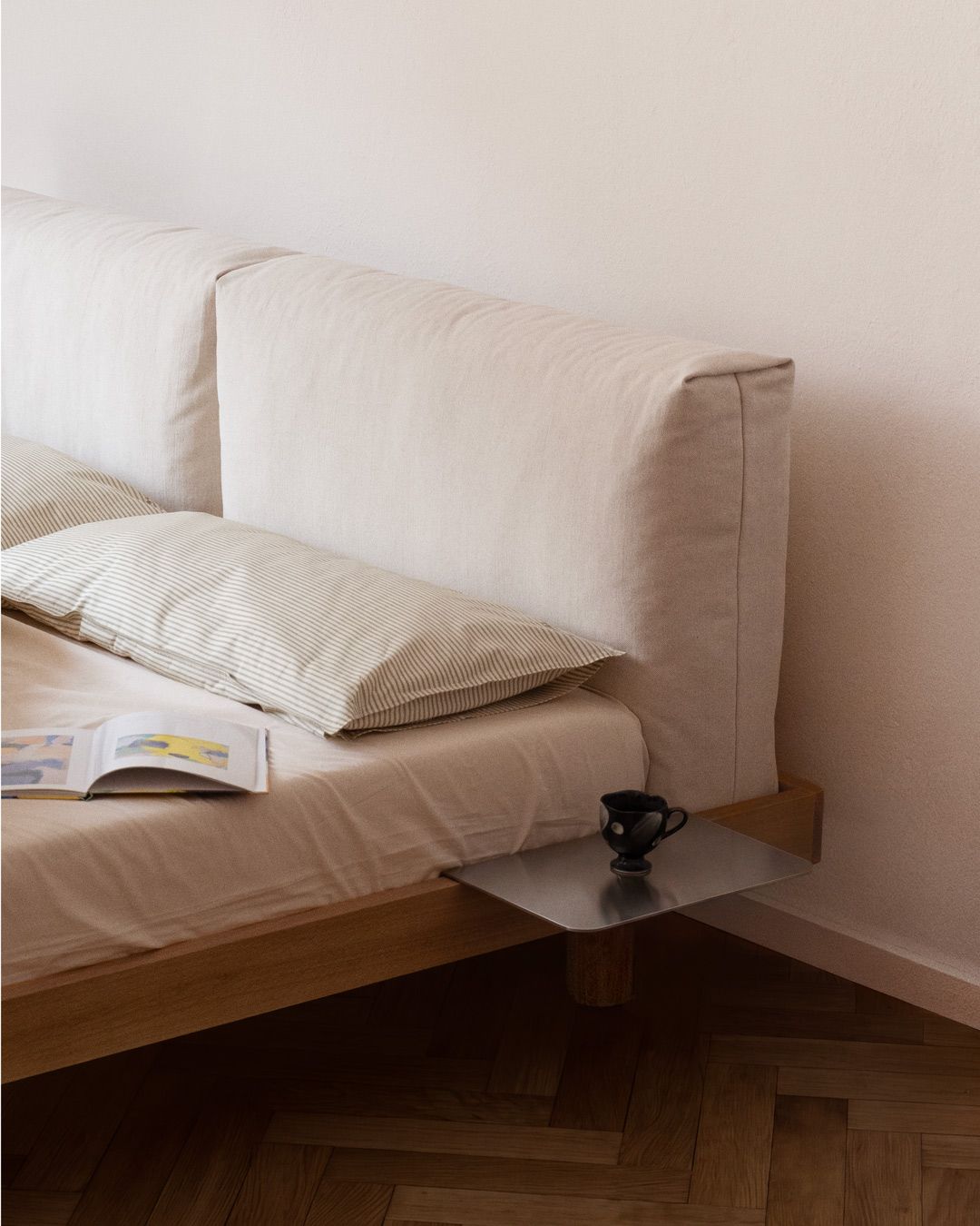 Bett Tomo von Noah Living