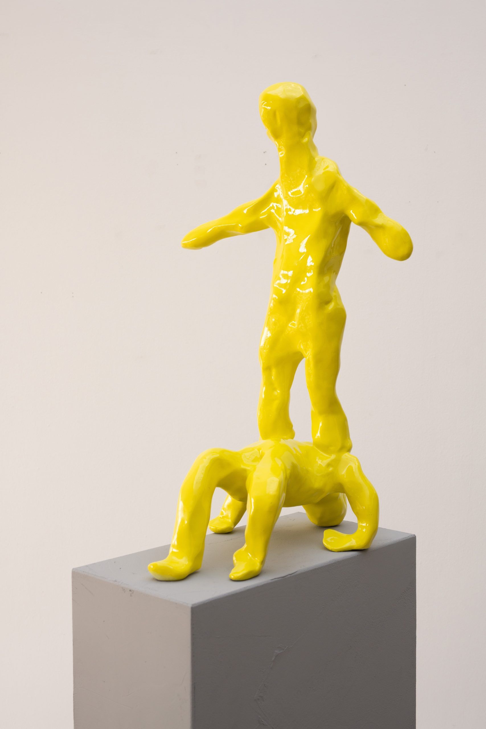 Geknetet Stadt - Selbsportrait als Brücke zum Schlaraffenland (Molded City - Self-portrait as a Bridge to the Land of Milk and Honey) — Christian Jankowski