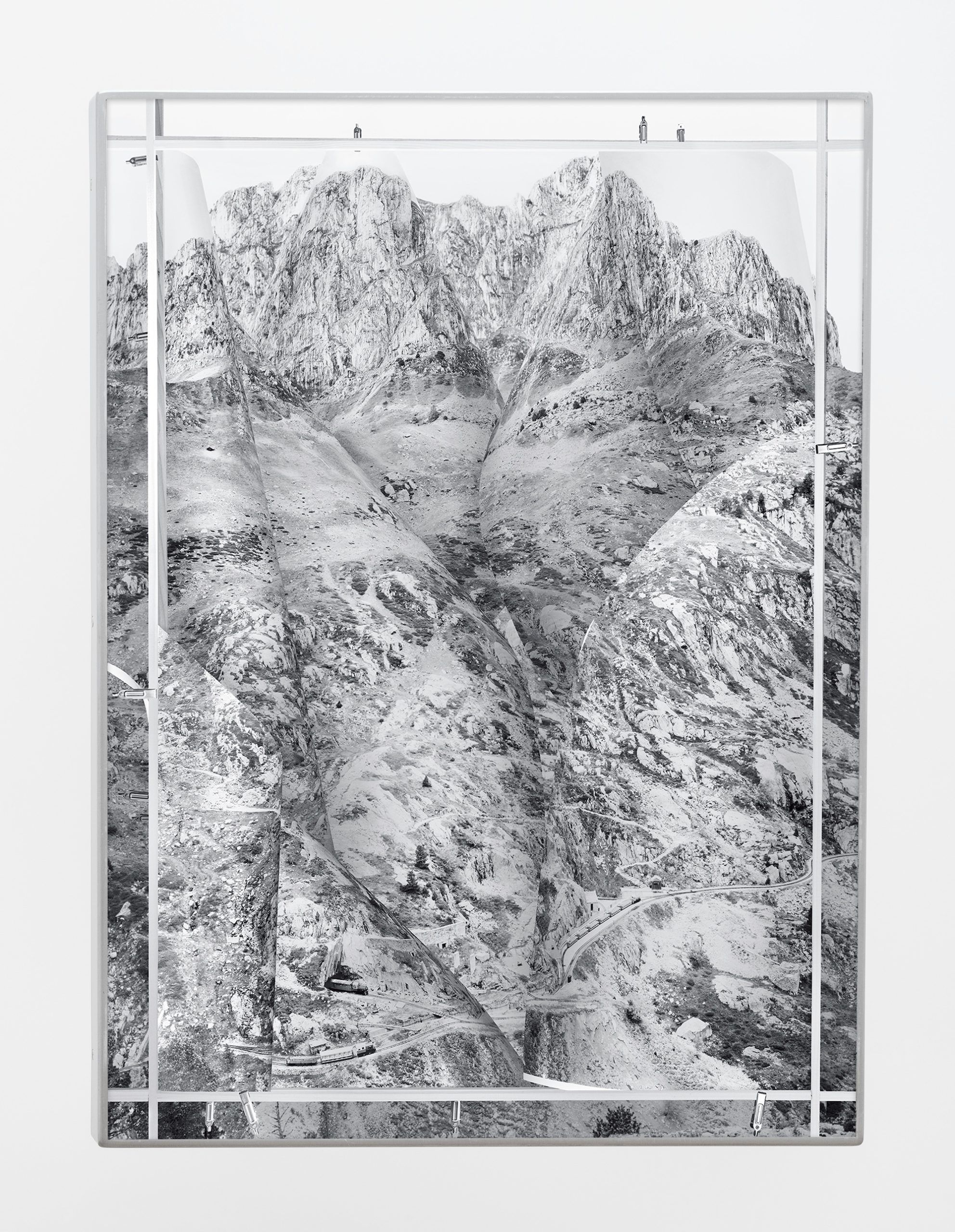 White Pulse IV — Noémie Goudal