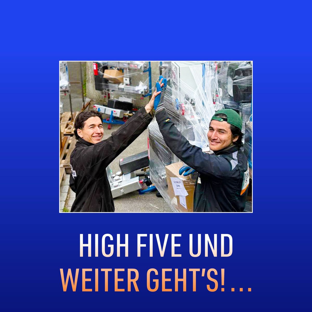 Social-Media-Post: zwei Mitarbeitende beim High five – «High five und weiter geht's!»