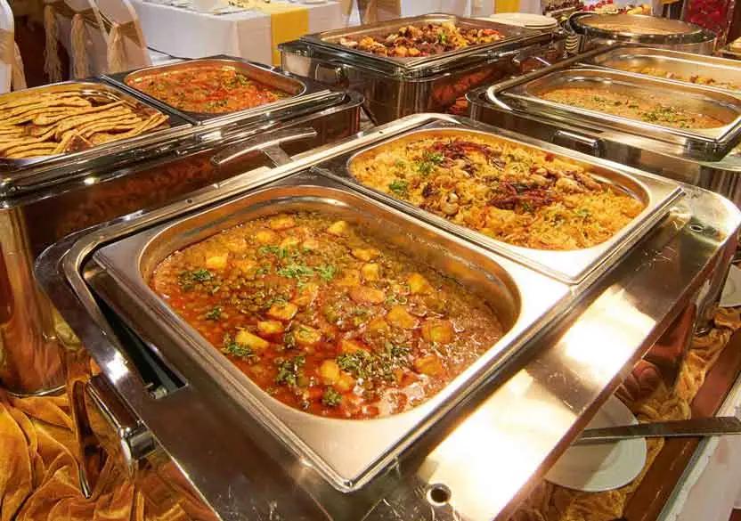 Dinner on a traditional dhow cruise, Dubai Creek tour
