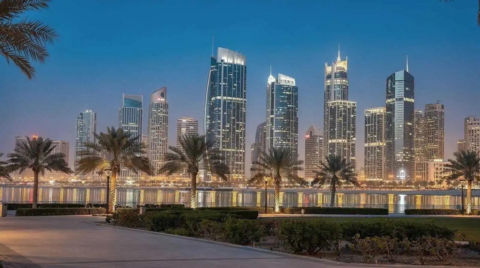 Half-day Abu Dhabi sightseeing tour, shared