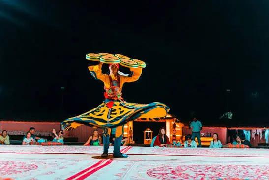 Dubai Canal cruise with dinner and live shows