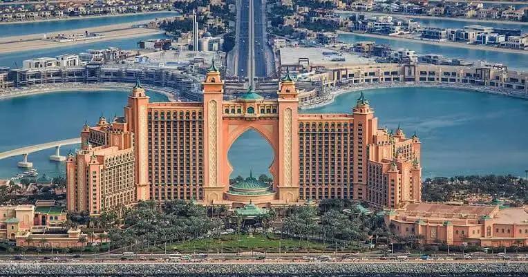 	Shared half-day Dubai city tour package