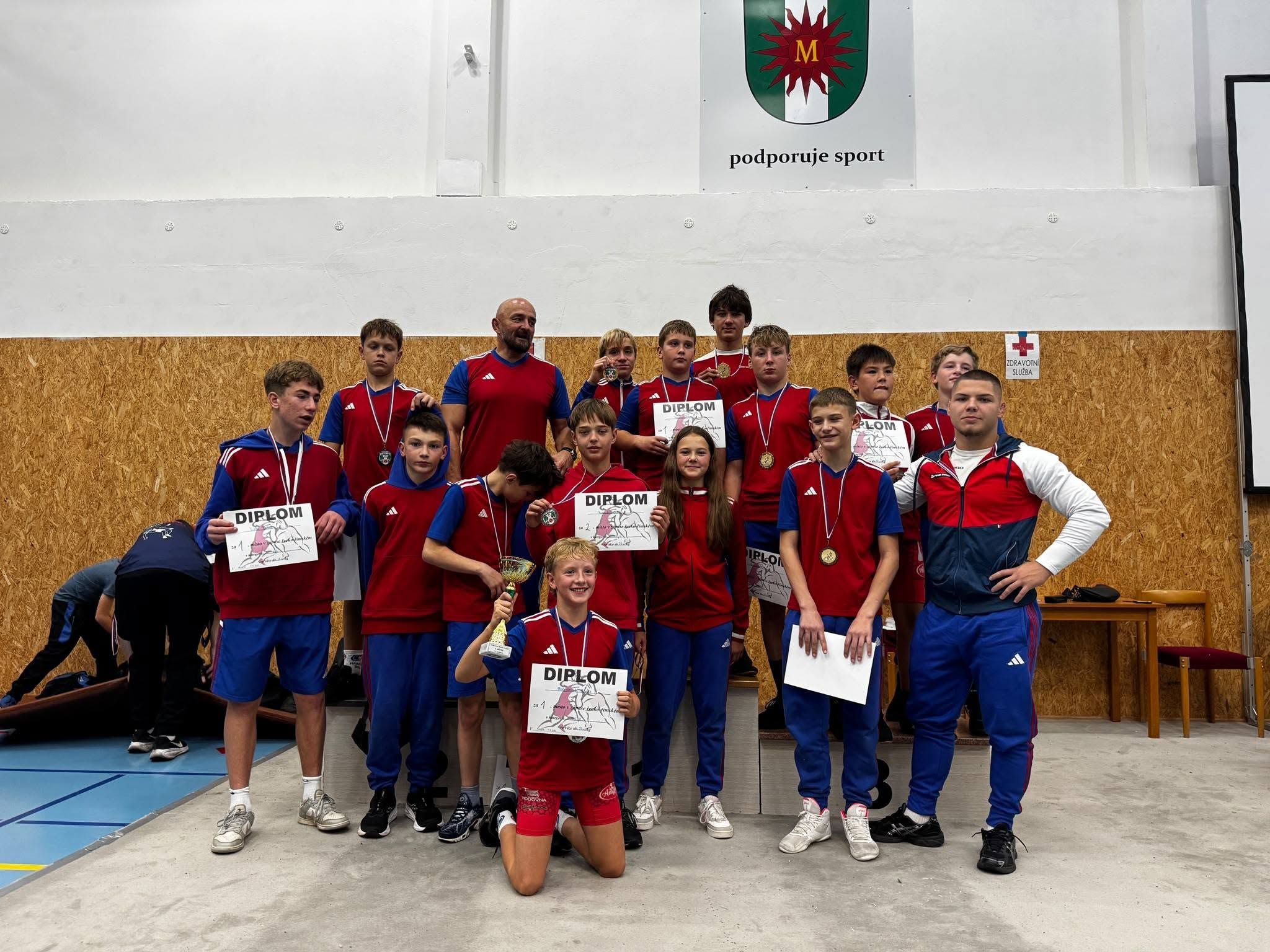 🤼 Zápas: Zápasníci TJ Jiskra Havlíčkův Brod ovládli Velkou cenu města Meziboří! 🏆