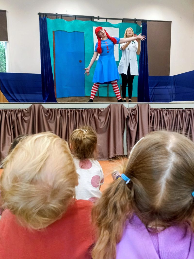 Zdjęcie 2 z 5 — „Hallo! Czy to ciało?”. 🎭😊