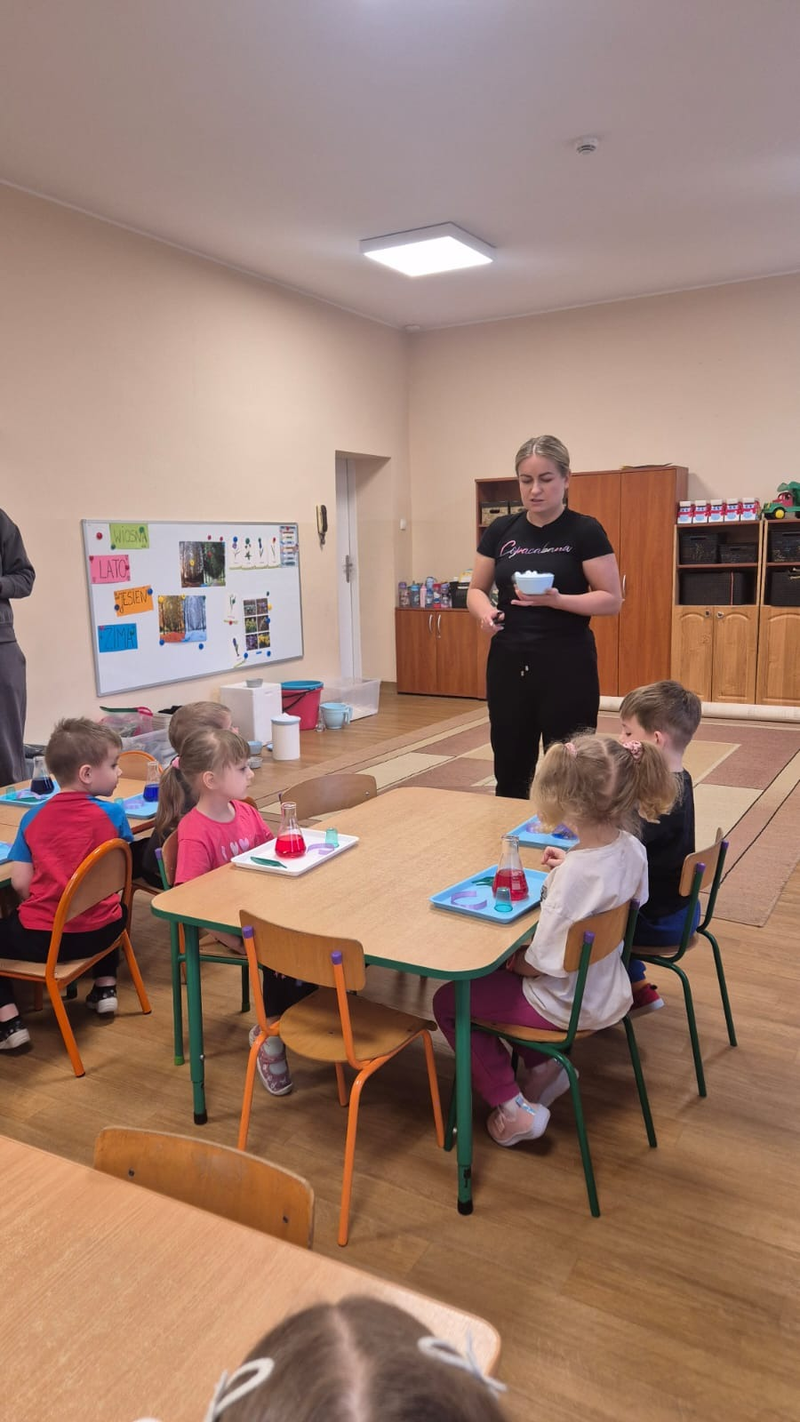 Zdjęcie 2 z 22 — Wyjątkowe warsztaty zorganizowane przez Akademię Eksperymentów