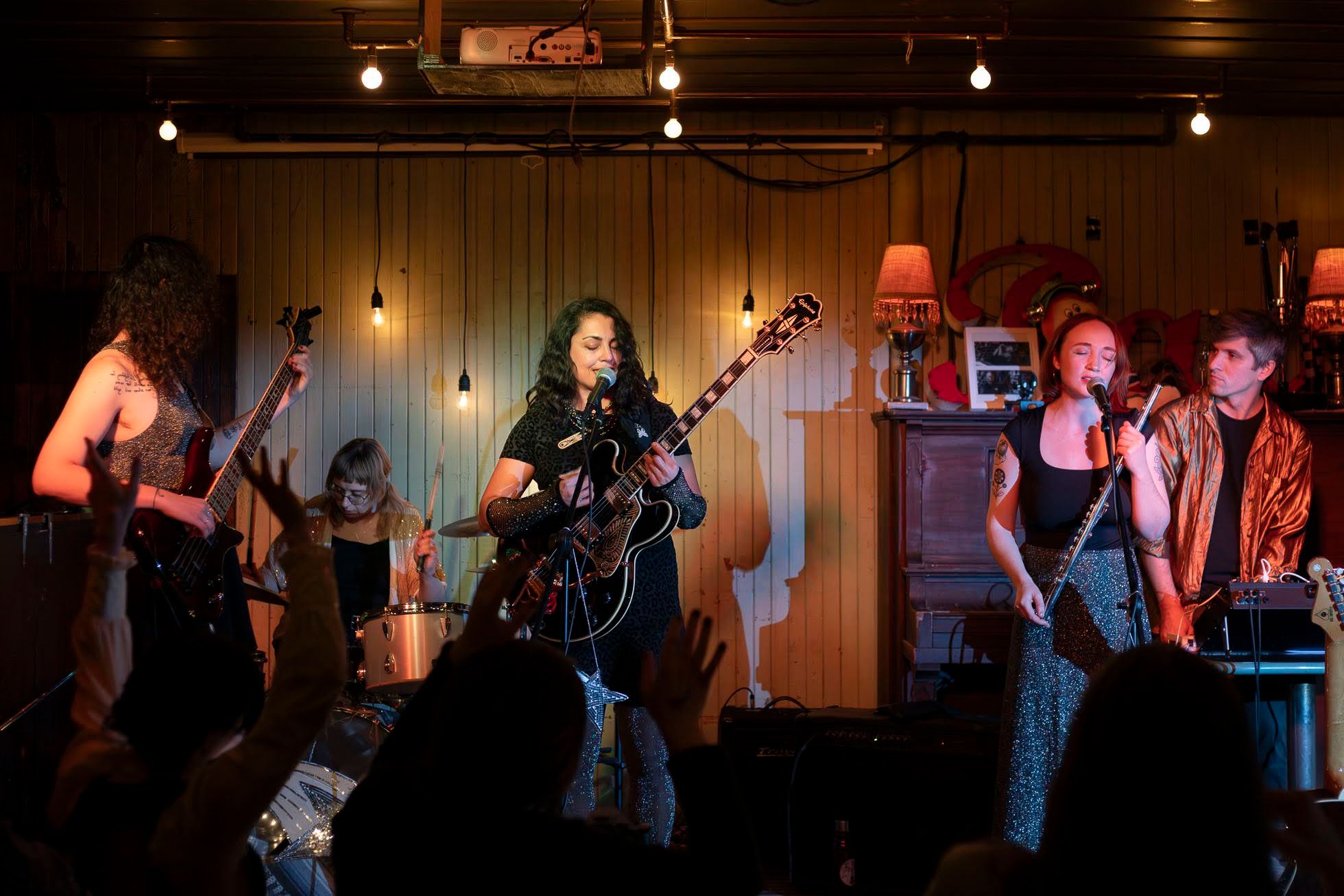 Étoile filante release show - Heather Waldron