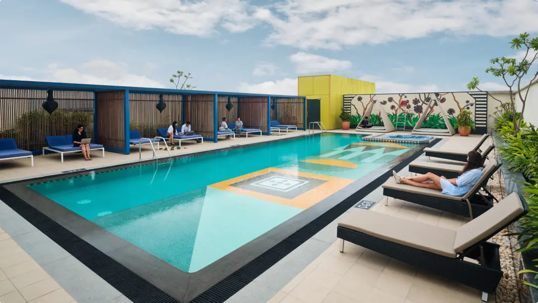 Hero carousel image - 3