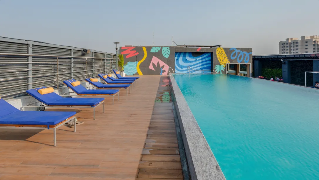 Hero carousel image - 3