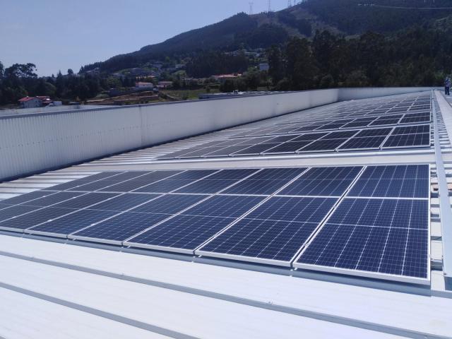 Solar-panel rooftop installation