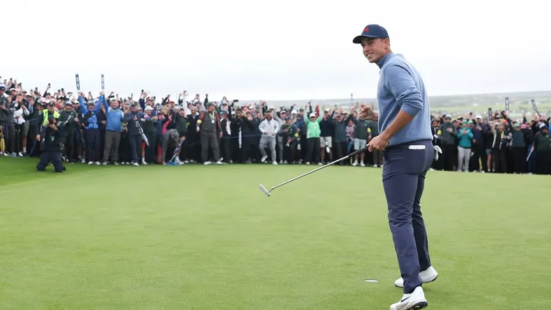 Josh Hill viert de winnende putt tijdens de Walker Cup op Lahinch