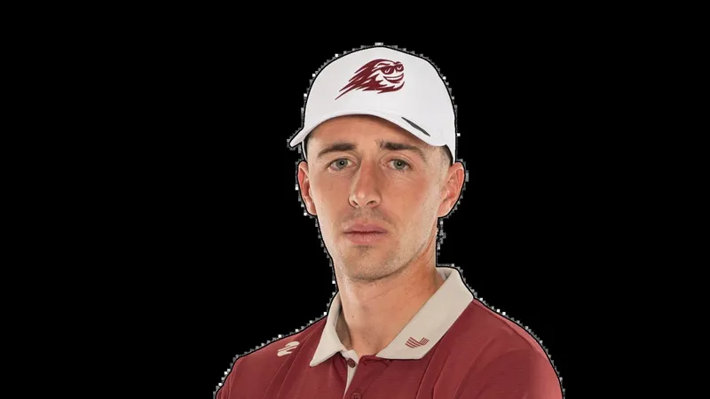 David Puig in het tenue van LIV Golf-team Fireballs GC
