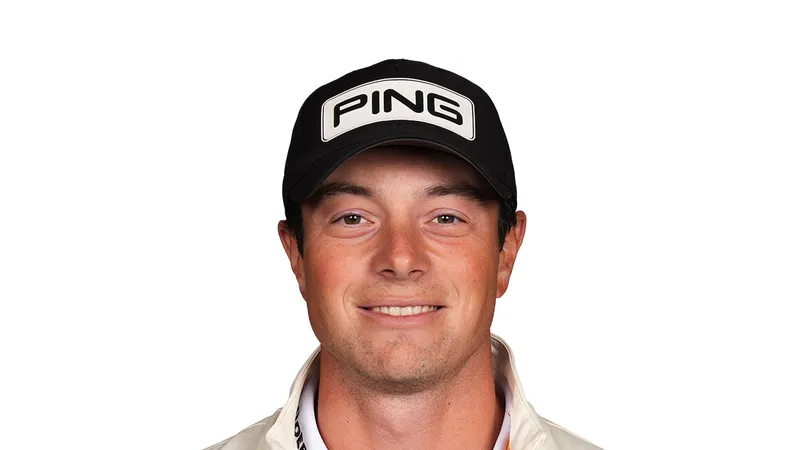 Viktor Hovland in officiële PGA Tour-outfit
