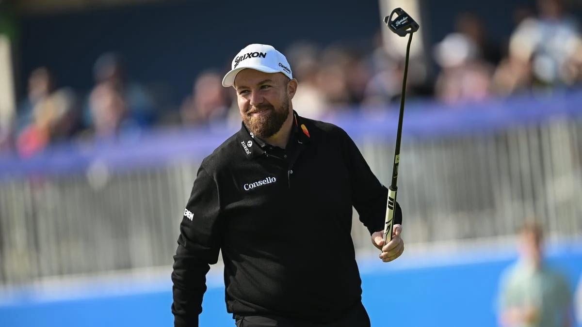 Shane Lowry viert een birdie tijdens zijn ronde van 62 slagen bij het Amgen Irish Open