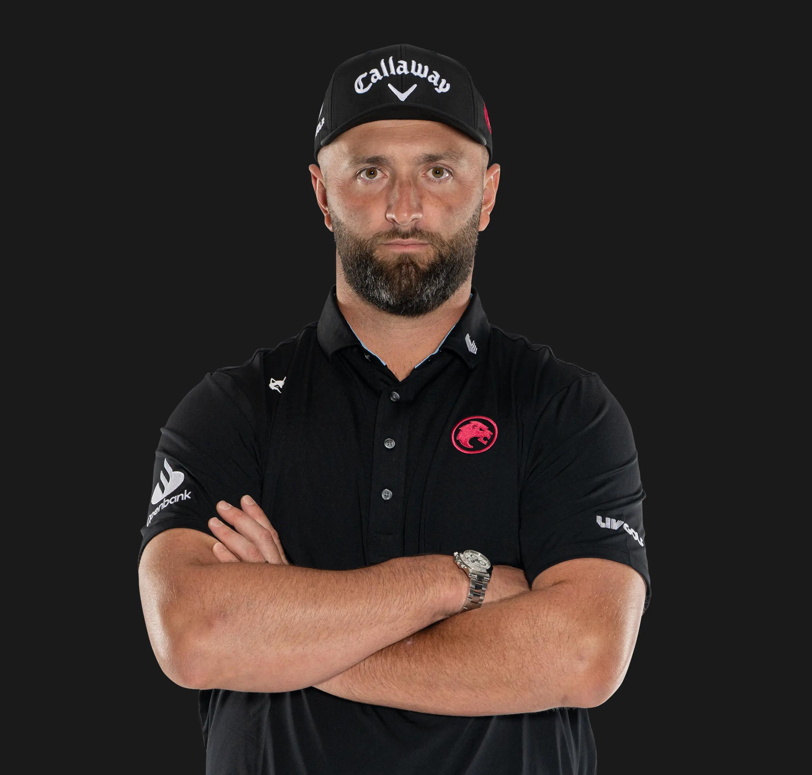 Portretfoto van Jon Rahm in LIV Golf-outfit
