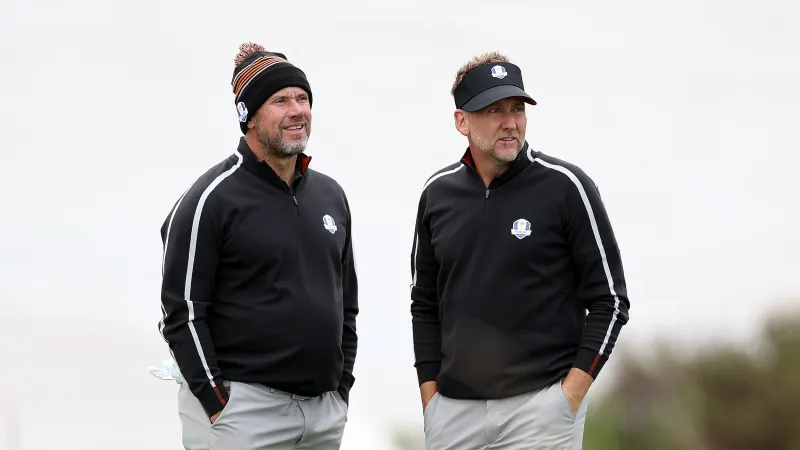Lee Westwood en Ian Poulter samen op de golfbaan tijdens de Ryder Cup